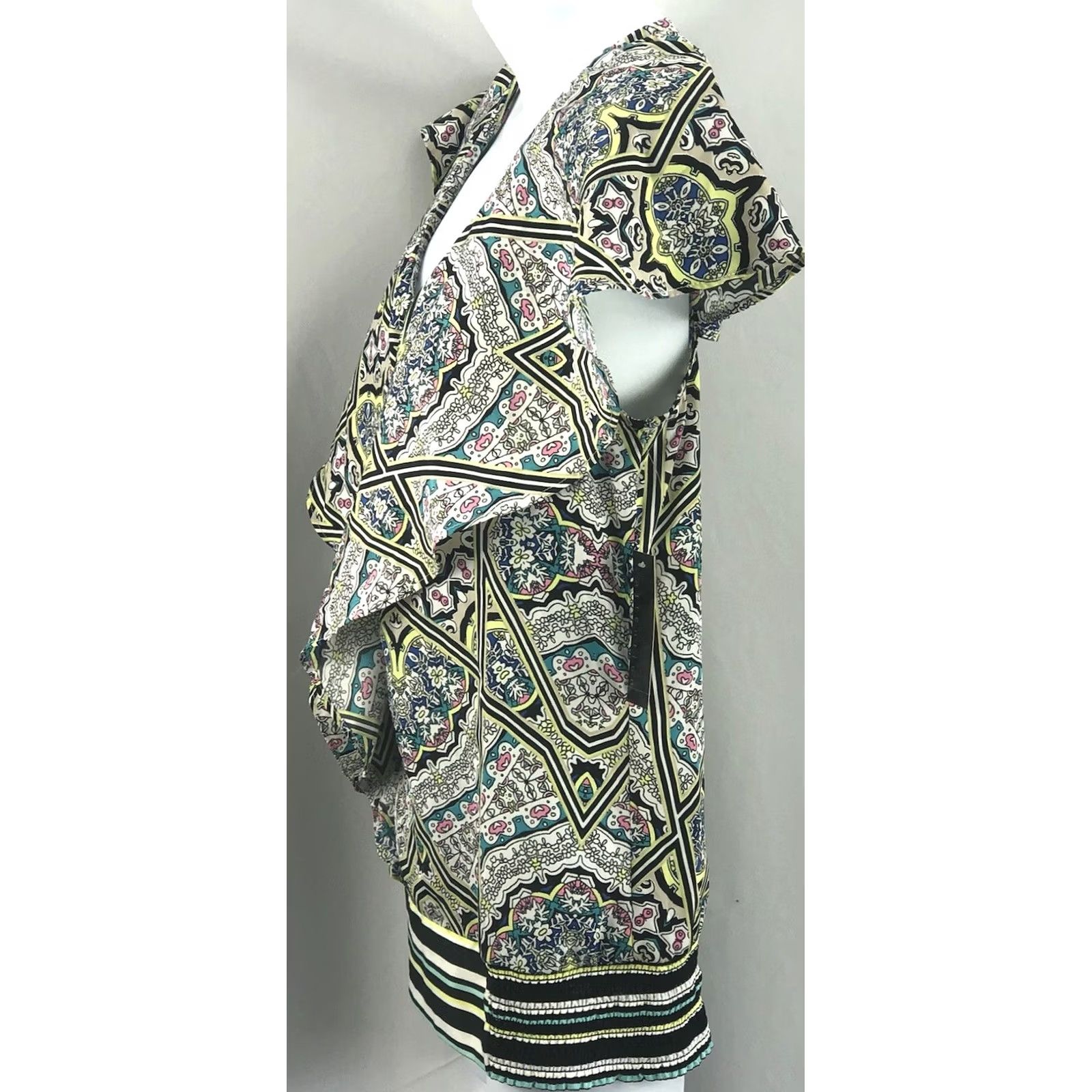 Vintage NWT Attention Silky Top XS Multi Geo Flutter Sleeve Smocked 2000s Y2K Size XS / US 0-2 / IT 36-38 - 2 Thumbnail