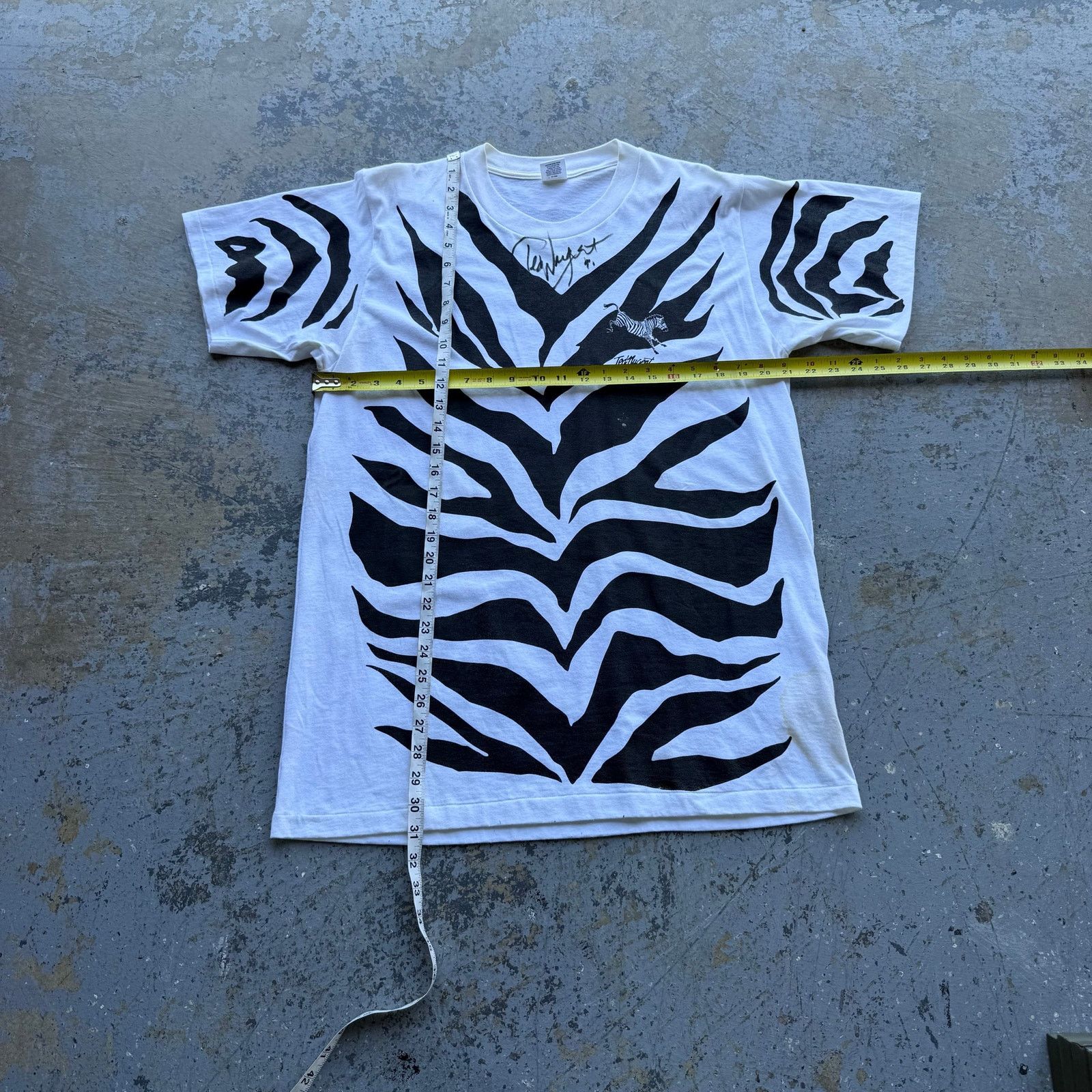 Vintage Vintage Ted Nugent Signed Bow Hunting Forever Zebra Tshirt L Size ONE SIZE - 5 Thumbnail