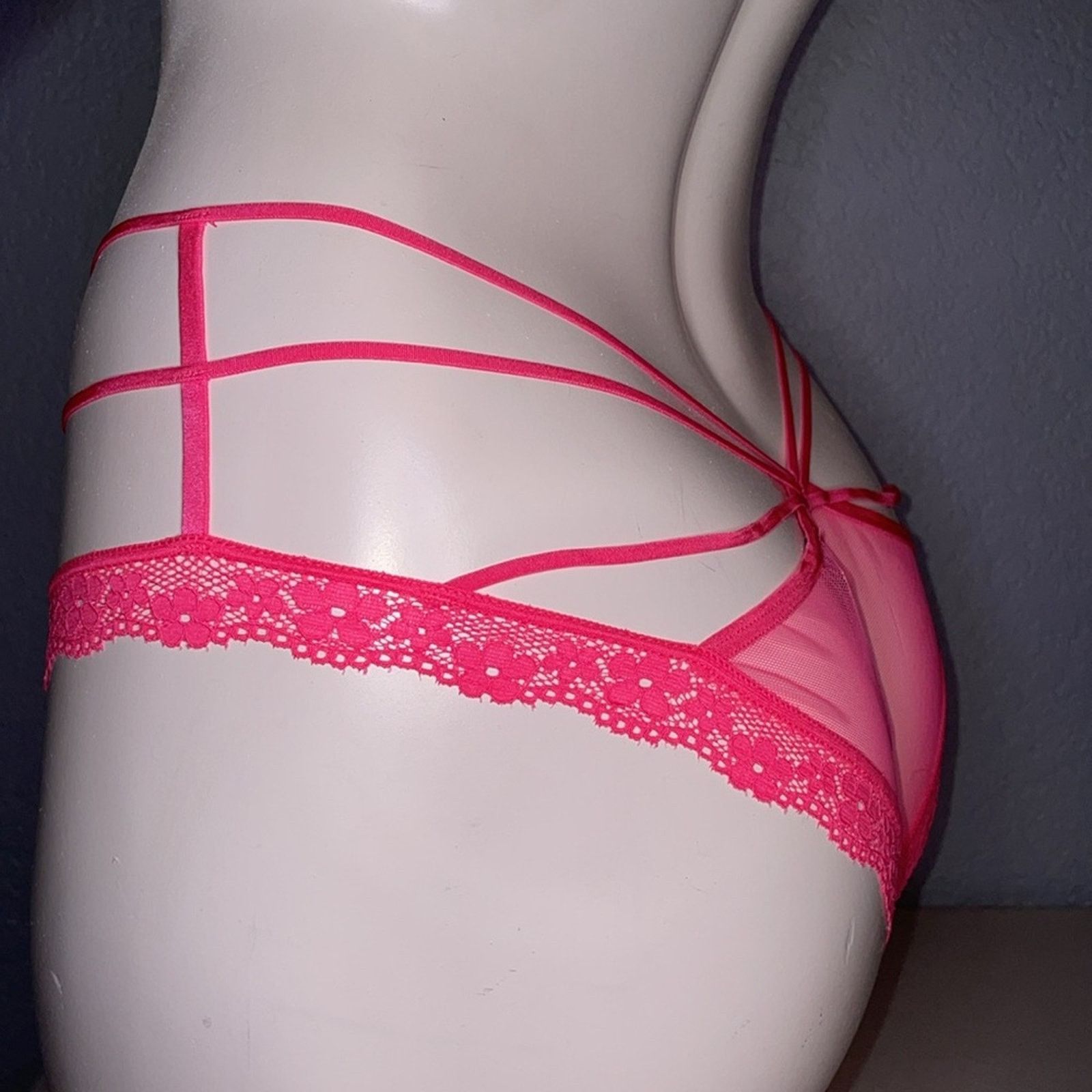 Victoria's Secret Victorias Secret Panties VS Cheeky panty Neon Pink Size ONE SIZE - 8 Thumbnail