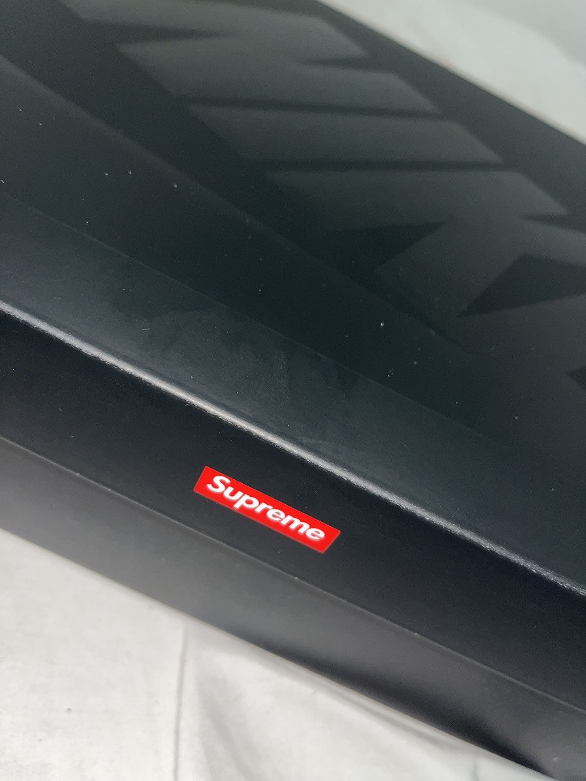 Nike × Supreme Air Force 1 Low Supreme Size US 11 / EU 44 - 2 Thumbnail