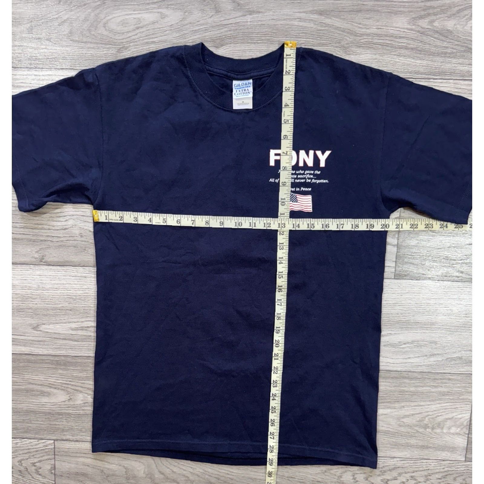 Gildan VINTAGE FDNY 9/11 Rescue Recovery Ground Zero Twin Towers T-Shirt Navy M Shirt Mens 2001 Size US M / EU 48-50 / 2 - 3 Thumbnail