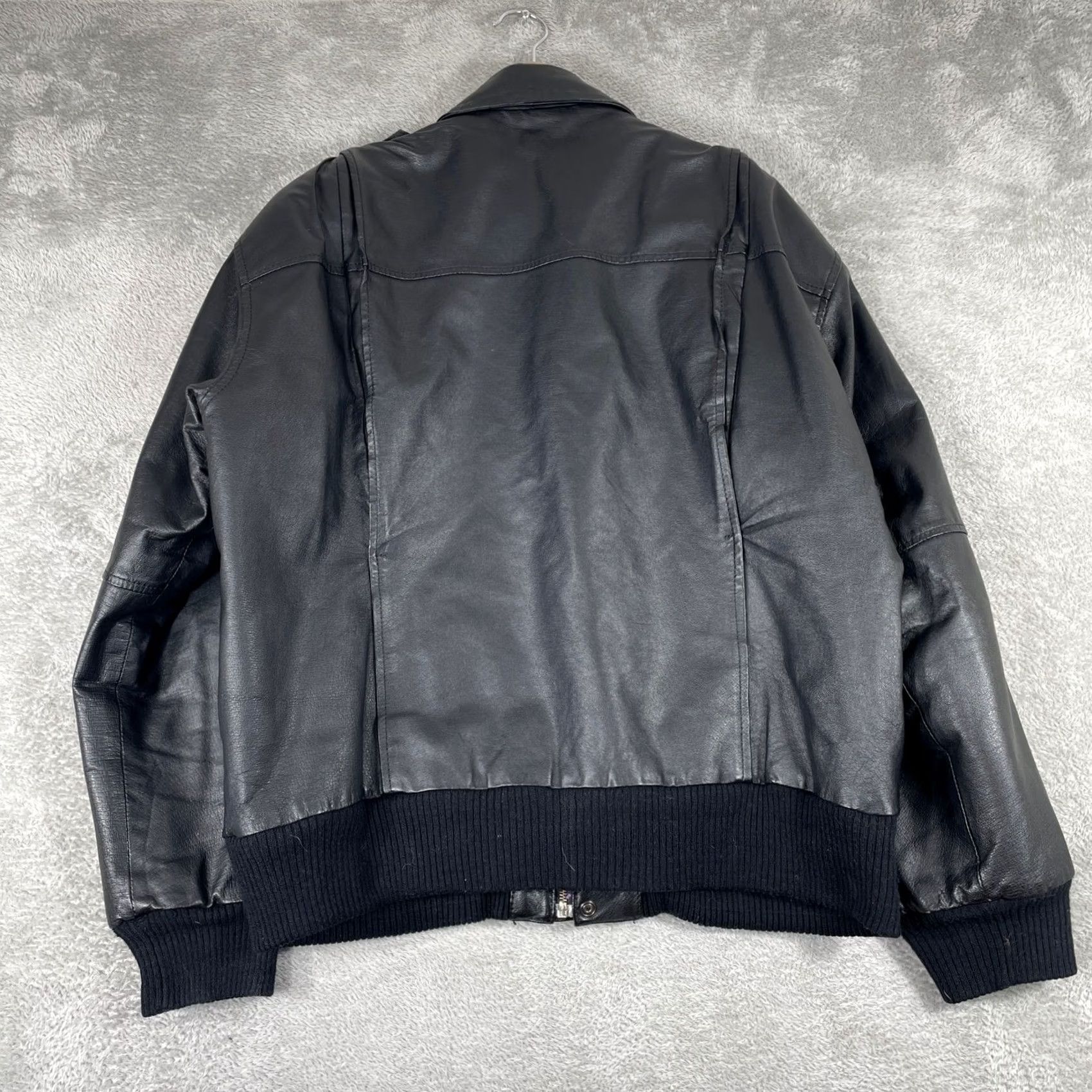 Vintage VINTAGE Burks Bay Leather Bomber Jacket Mens Large Black Aviator Flight Map Lining Size US L / EU 52-54 / 3 - 2 Thumbnail