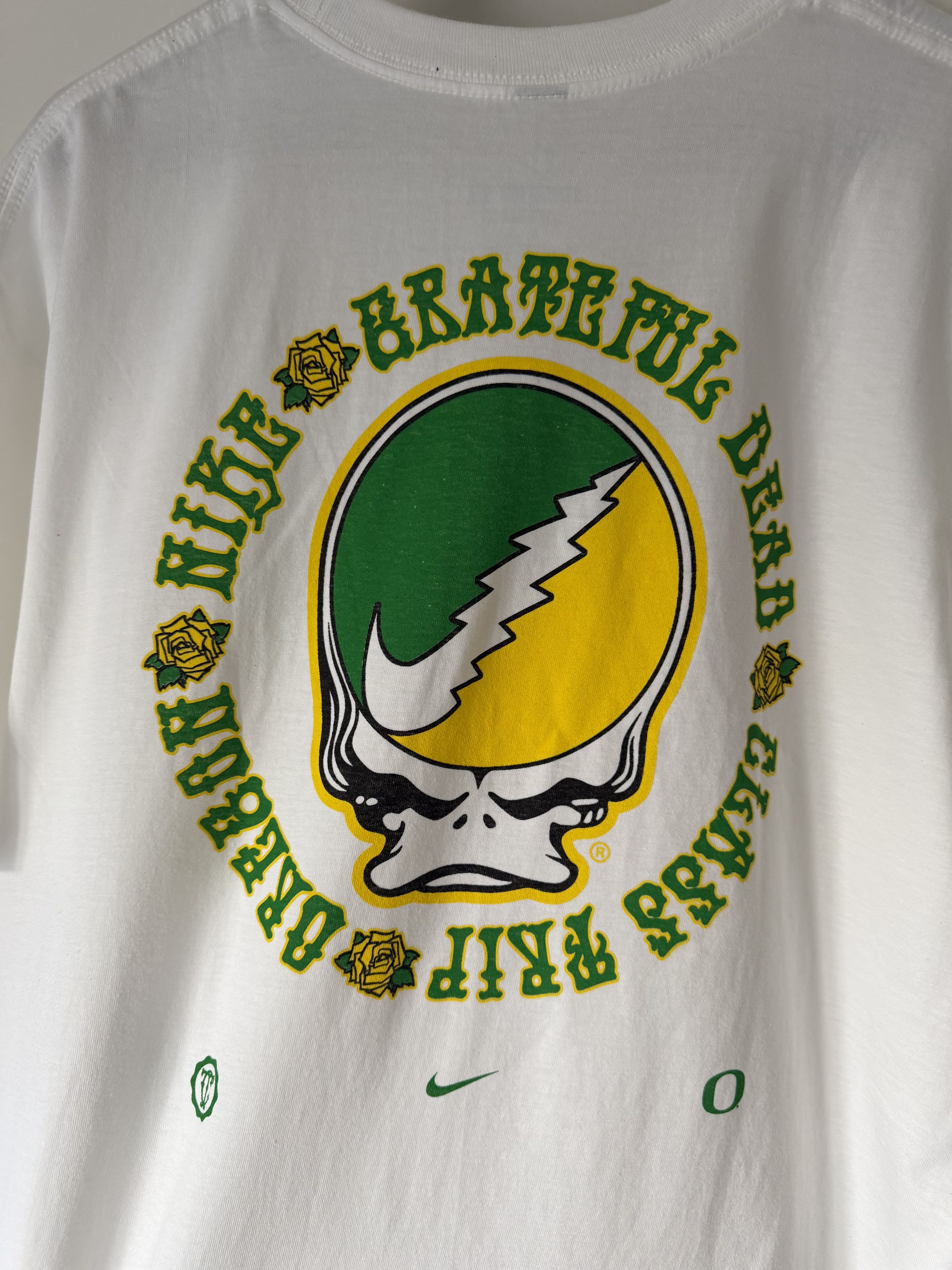 Nike Nike Class Trip Grateful Dead Ducks and Roses Tee in White Size US XL / EU 56 / 4 - 5 Thumbnail
