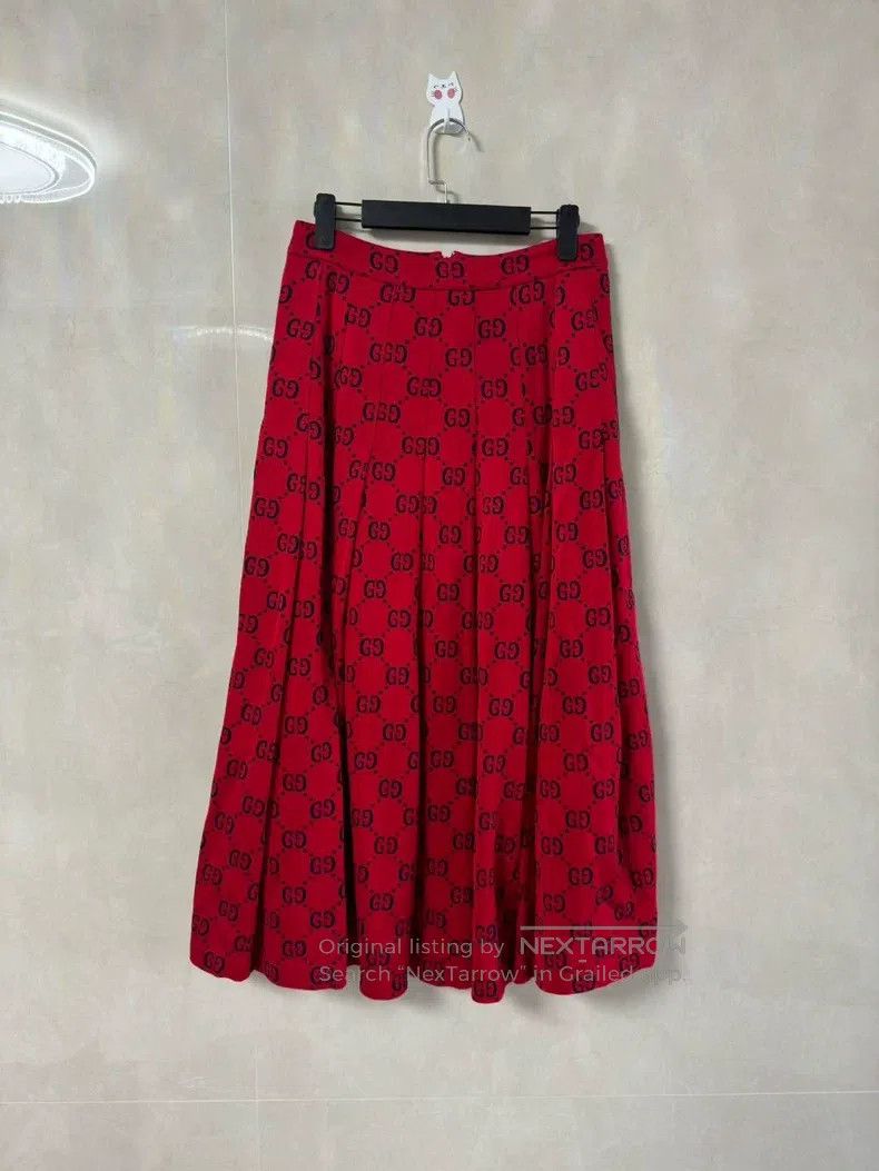 Gucci Gucci SizeL Long skirt with red old flower full print Size 24" / US 00 / IT 34 - 1 Thumbnail
