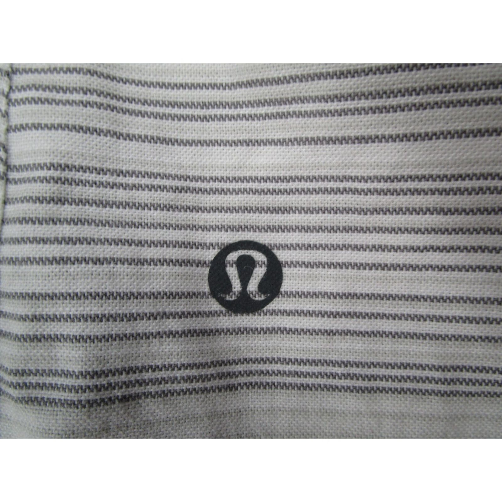Lululemon Lululemon Athletica Shirt Mens Large Gray Stripe Long Sleeve Button Up Casual Size US L / EU 52-54 / 3 - 2 Thumbnail