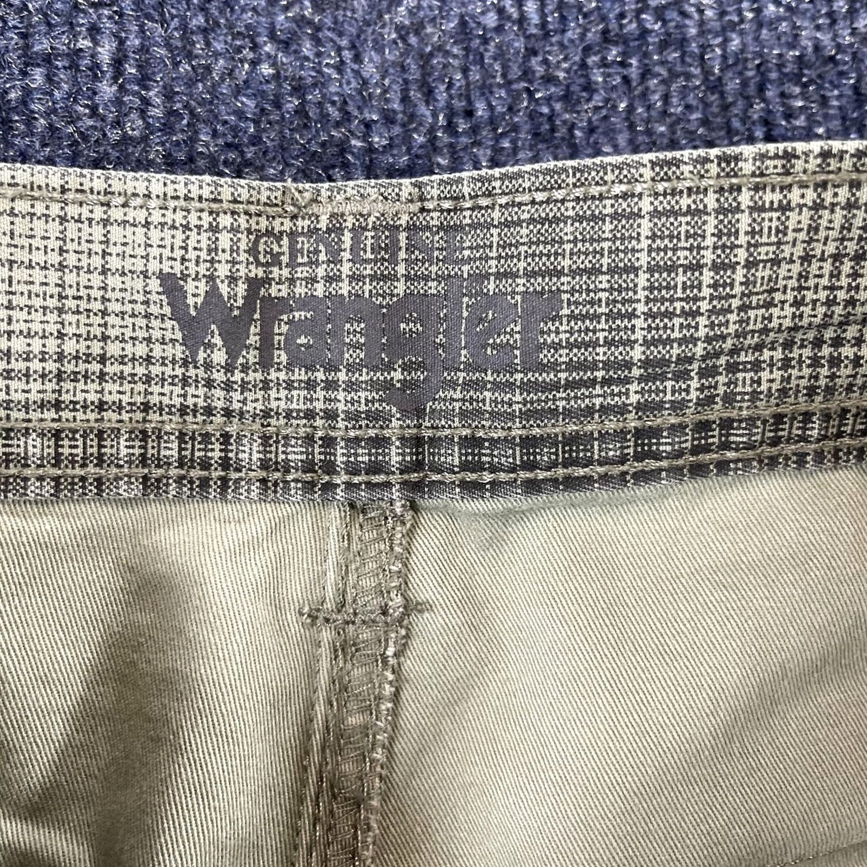 Wrangler Wrangler Cargo Shorts Mens 36 Beige Check Pleated Pockets Casual Workwear Cotton Size US 36 / EU 52 - 3 Thumbnail