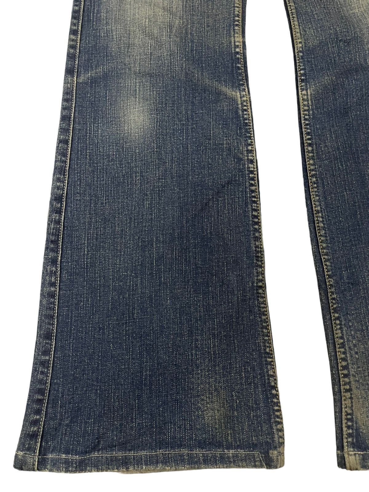 Uniqlo Vintage Japanese Uniqlo Blue Wash Style Flare Jeans Size US 29 - 5 Thumbnail