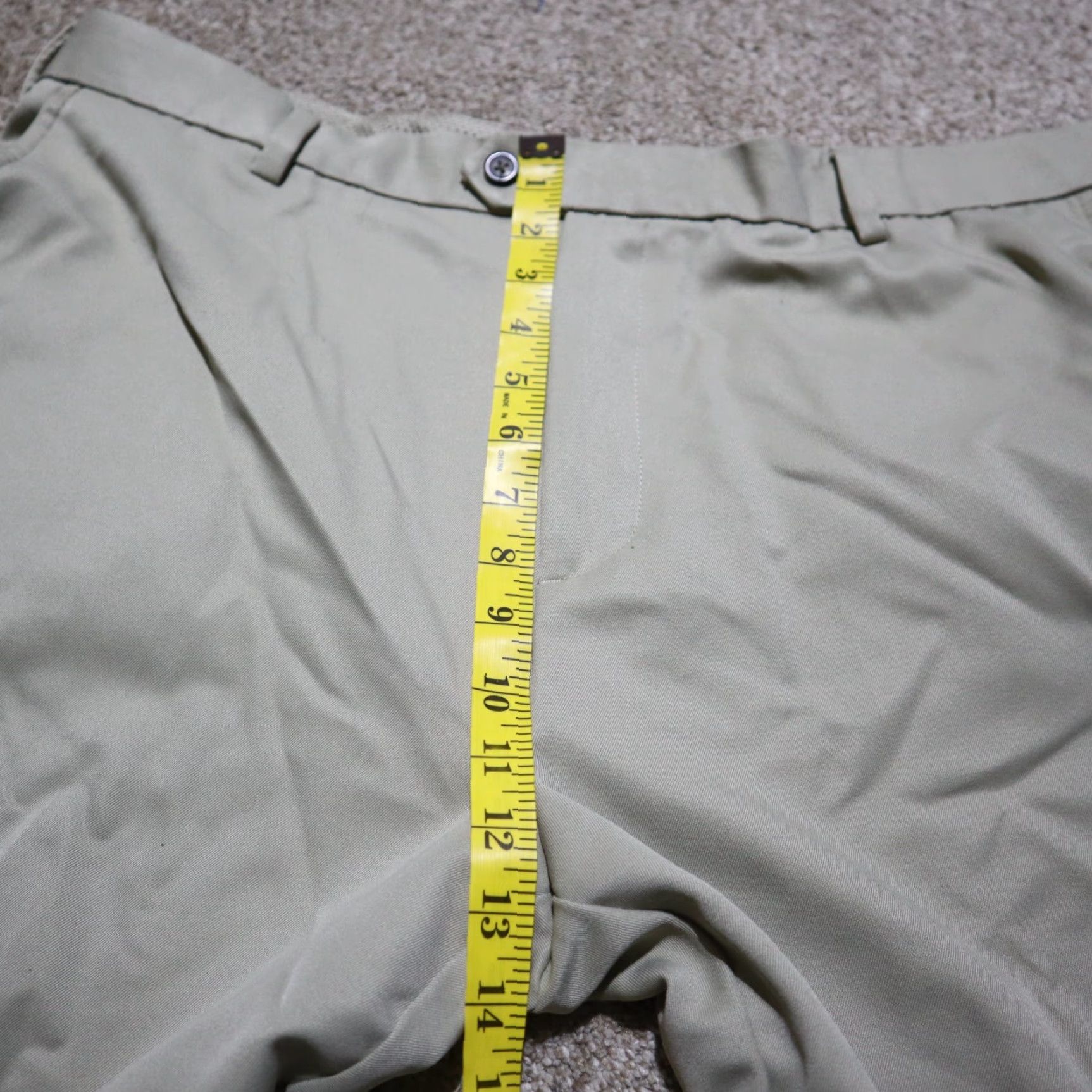 Izod IZOD Dress Pants Men's 40/30 Beige Polyester Relaxed Pleated Straight[/Color] Pants Size US 40 / EU 56 - 2 Thumbnail