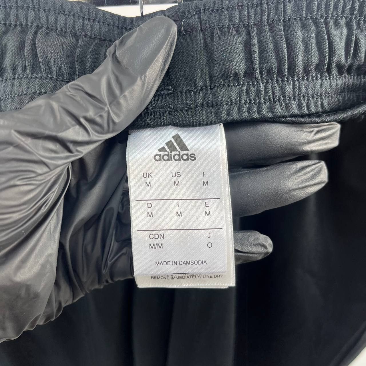 Adidas Manchester United 2018 Training Shorts Adidas Mens Size M Size US 35 - 4 Thumbnail