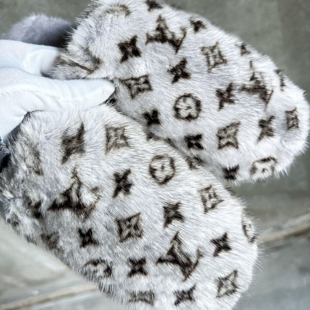 JAPAN EXCLUSIVE MINK FUR CLOG SLIPPERS