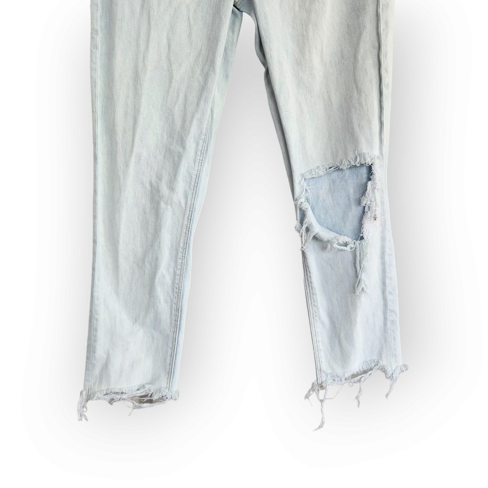 I.N.C American Eagle Light Wash Ripped High Waisted Mom Jeans 4 Size 27" / US 4 / IT 40 - 2 Thumbnail