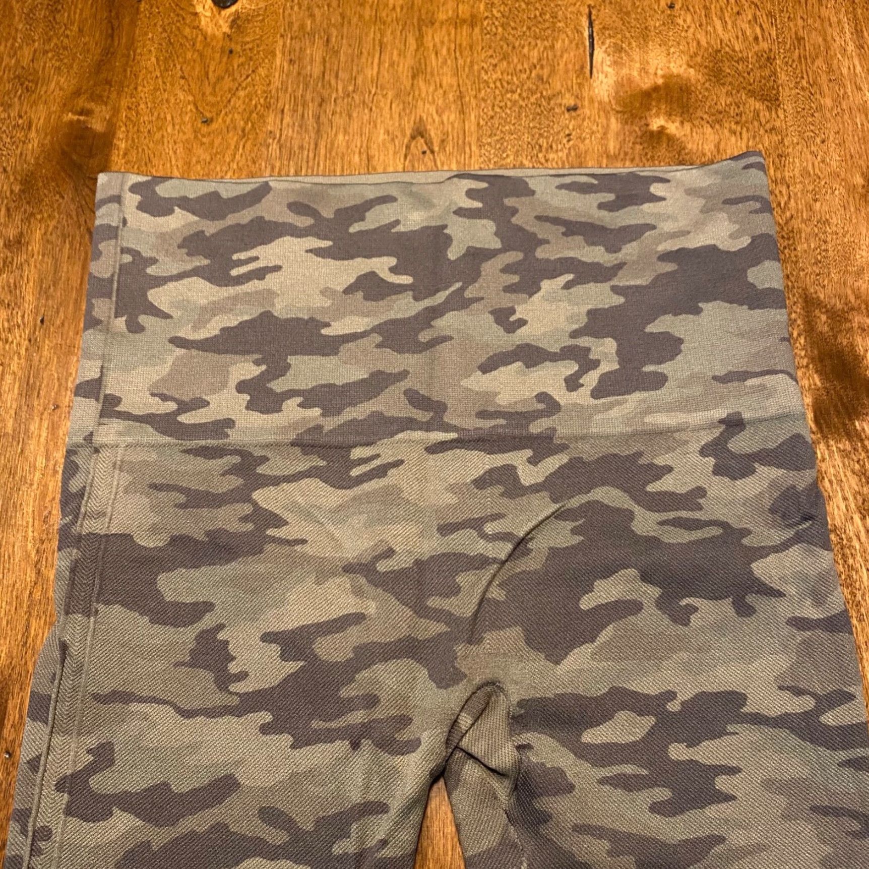 Spanx Spanx Leggings Womens Medium Green Camo Workout Pants Lightweight Ladies Size 32" / US 10 / IT 46 - 7 Thumbnail