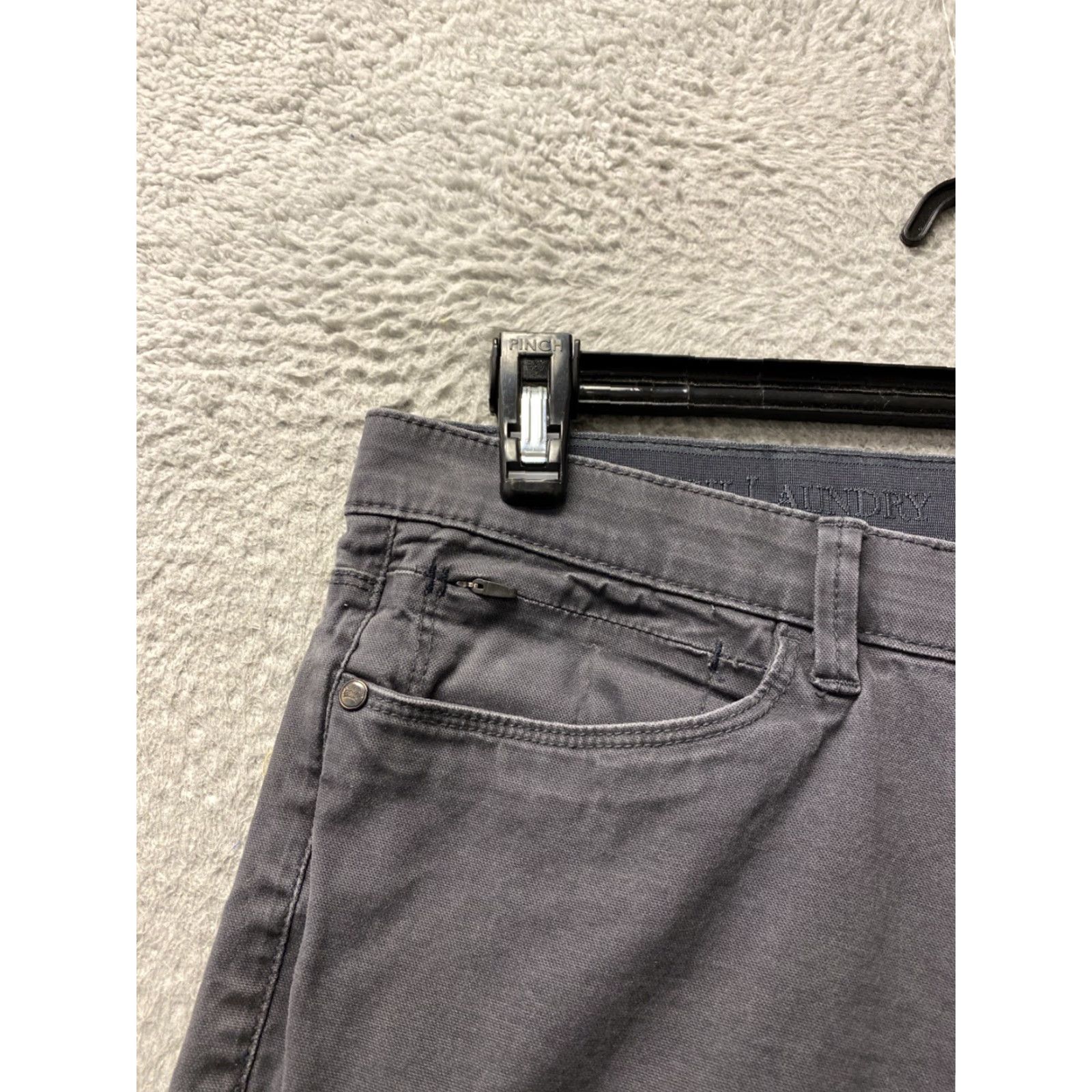 English Laundry **English Laundry Men's Gray Straight Leg Jeans 33x32** User: English Laundry Men's Gray Straight Leg Jeans Size 33x32 Size US 33 - 4 Thumbnail