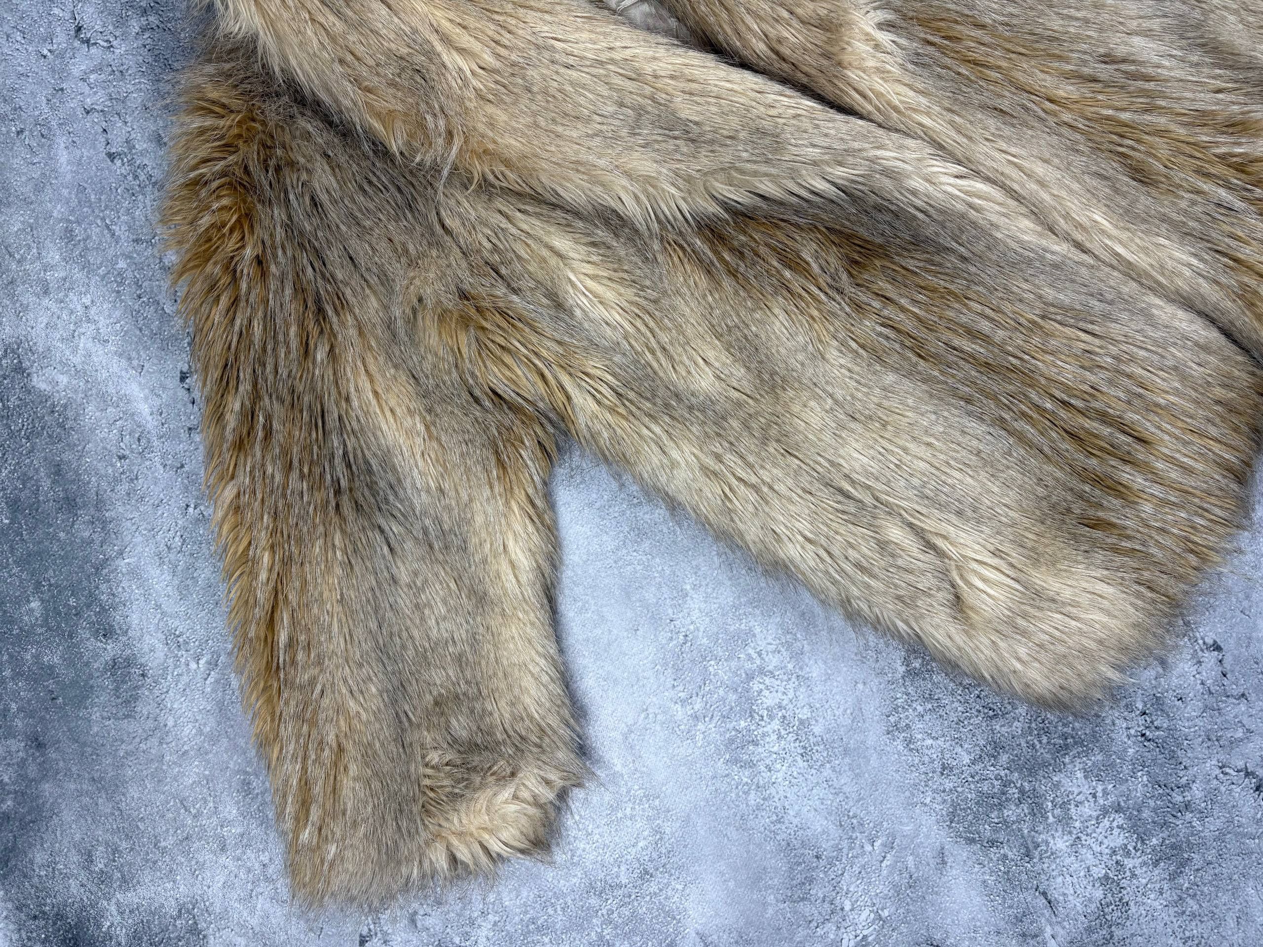 Juicy Couture Juicy Couture Faux fur coat vintage jacket Tan Shaggy Plush Size M / US 6-8 / IT 42-44 - 3 Thumbnail