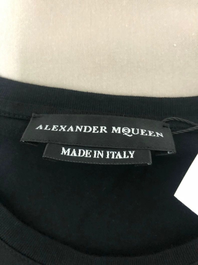 Alexander McQueen Alexander McQUEEN Men's short - sleeved shirt with rose pri Size US S / EU 44-46 / 1 - 2 Thumbnail