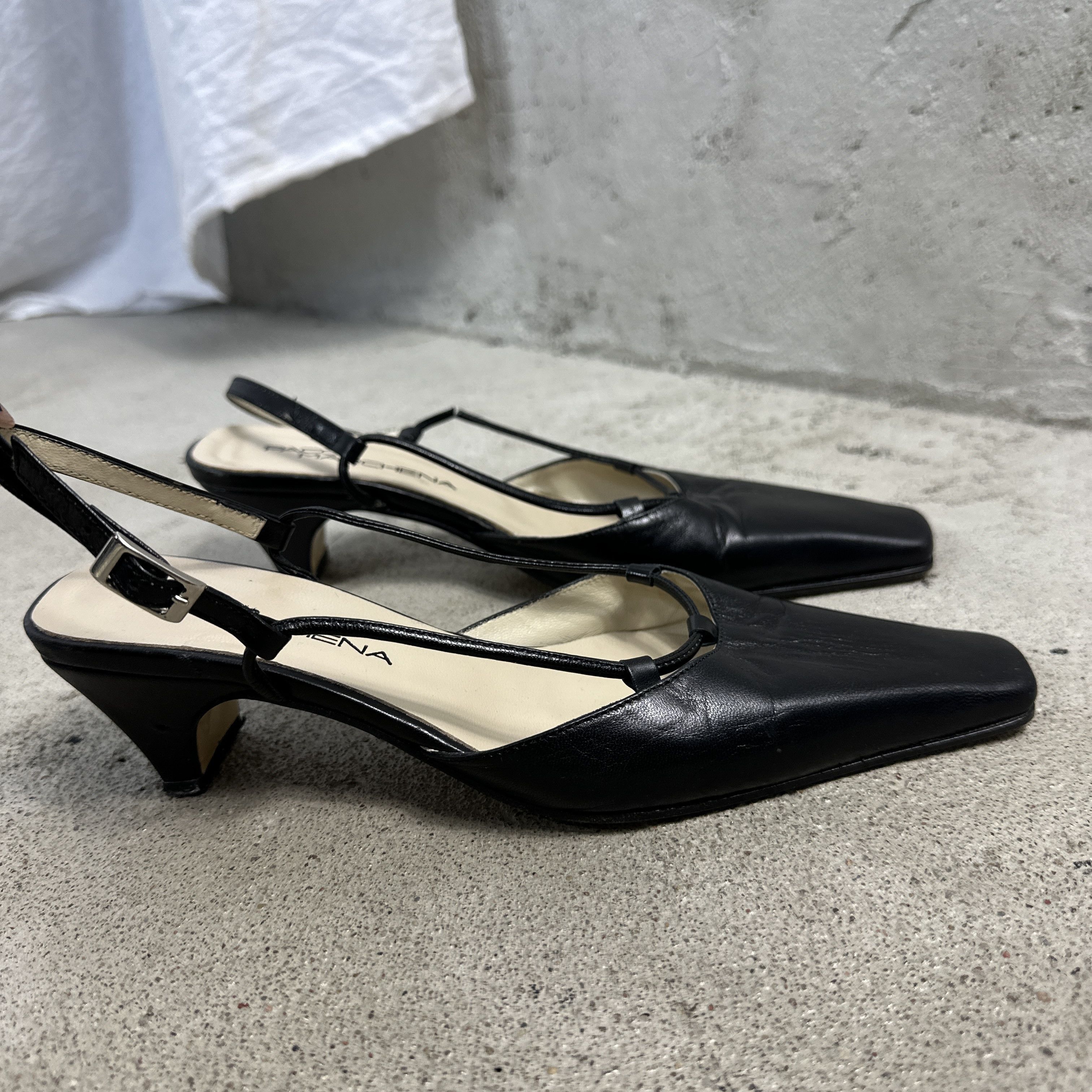 Vintage Vintage Leather Glamour Preppy Designer Y2K Kitten Heels Size US 5 / IT 35 - 4 Thumbnail