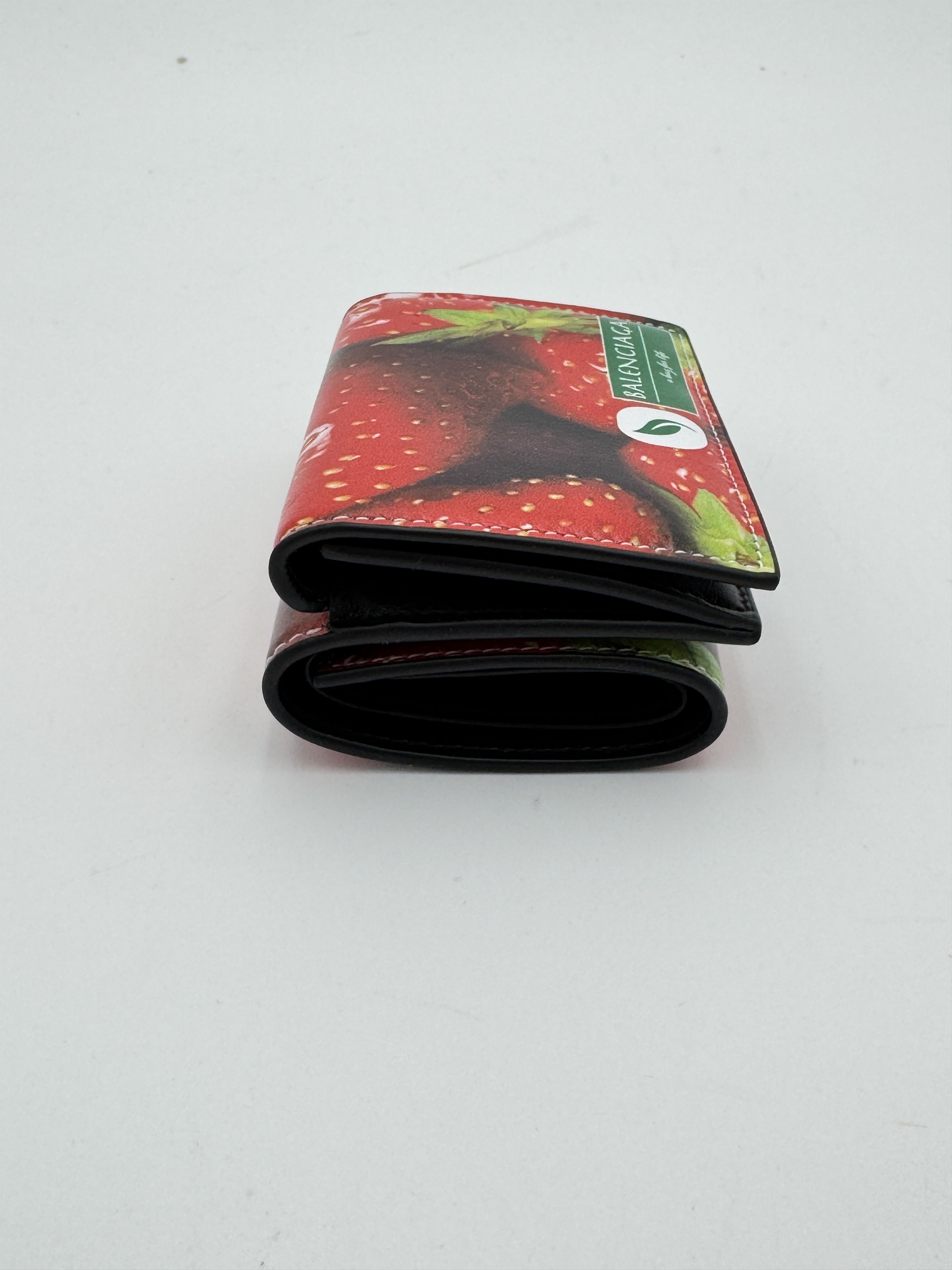 Balenciaga Balenciaga Antwerp Mini Wallet Strawberry Groceries Size ONE SIZE - 5 Thumbnail