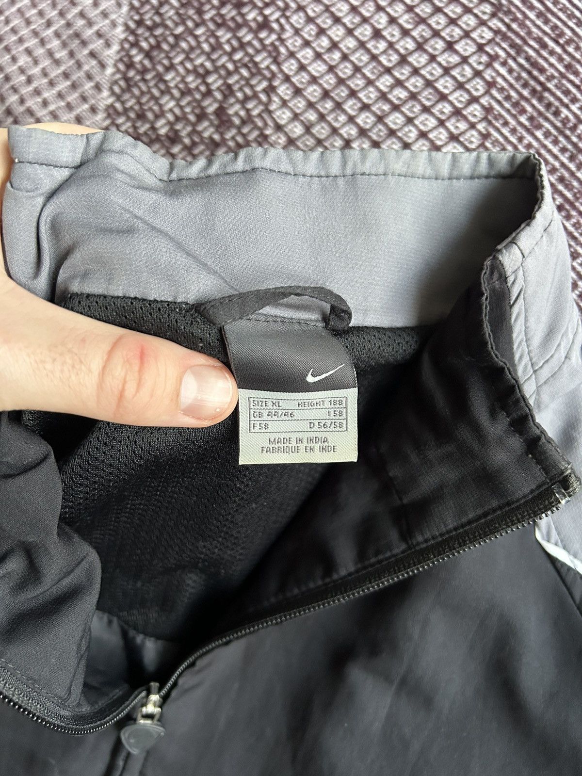 Nike Vintage 90s Nike Windbreaker Jacket Faded Colour Streetwear Size US XL / EU 56 / 4 - 7 Thumbnail