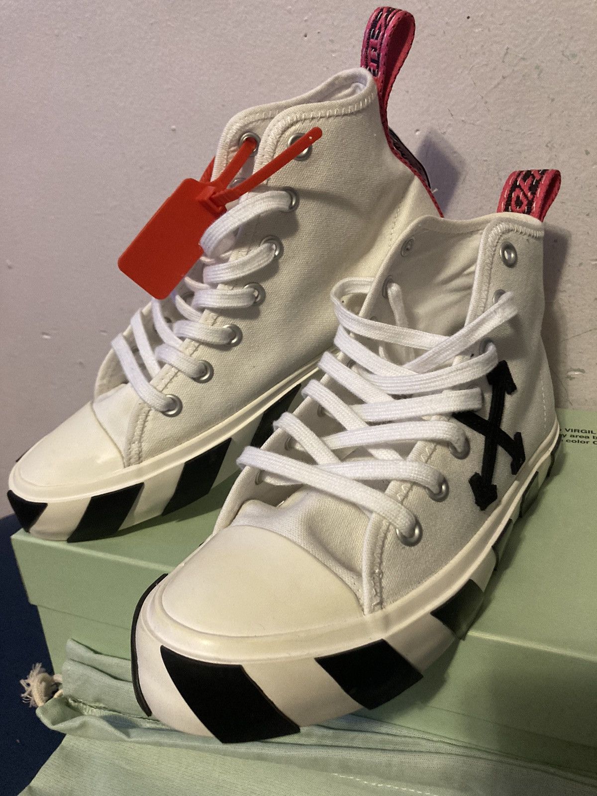 Off-White White & Black Arrows Mid-Top