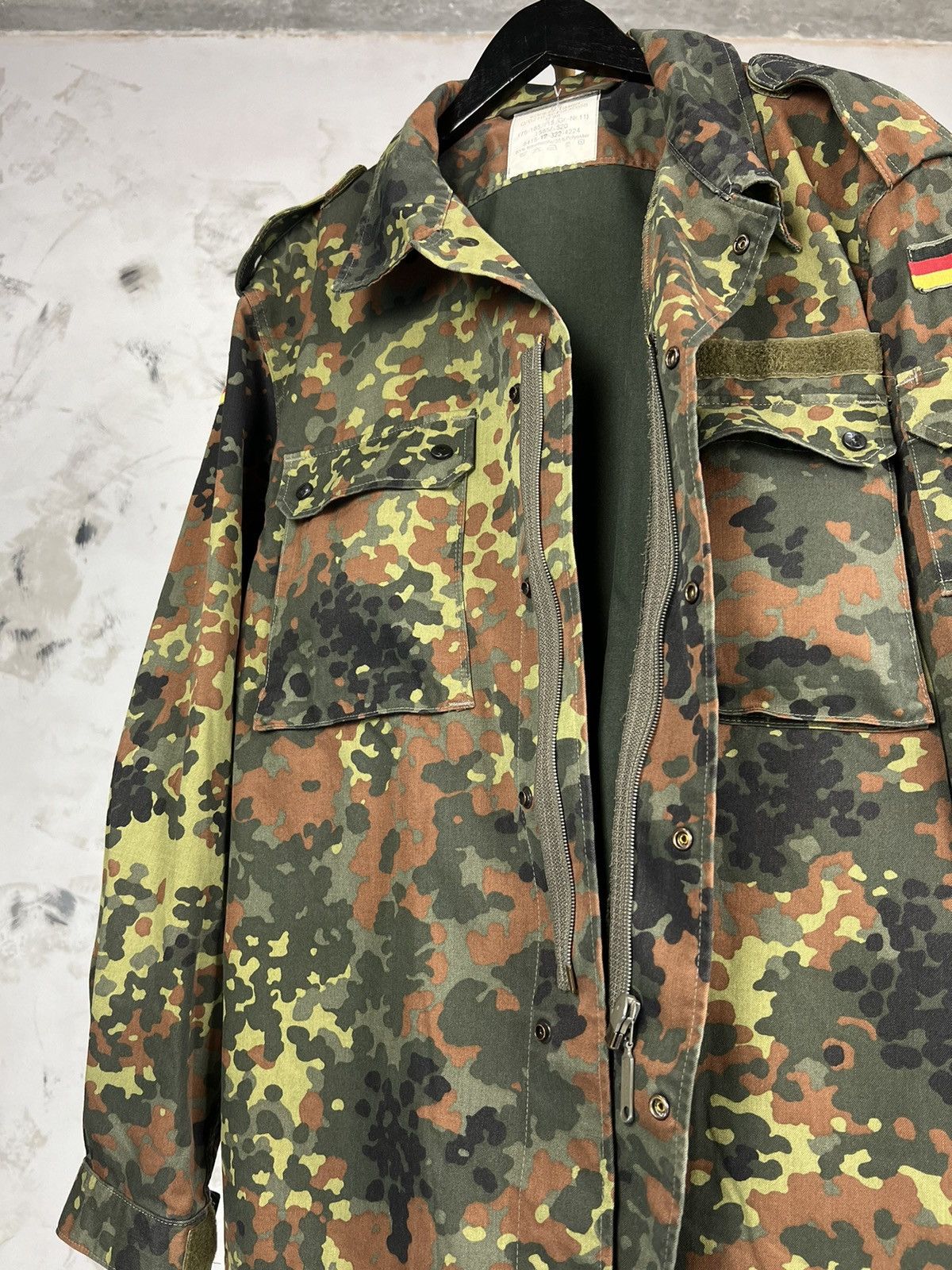 Vintage Vintage 1998 Germany Army Camo Shirt Jacket Size M - L Size US M / EU 48-50 / 2 - 3 Thumbnail