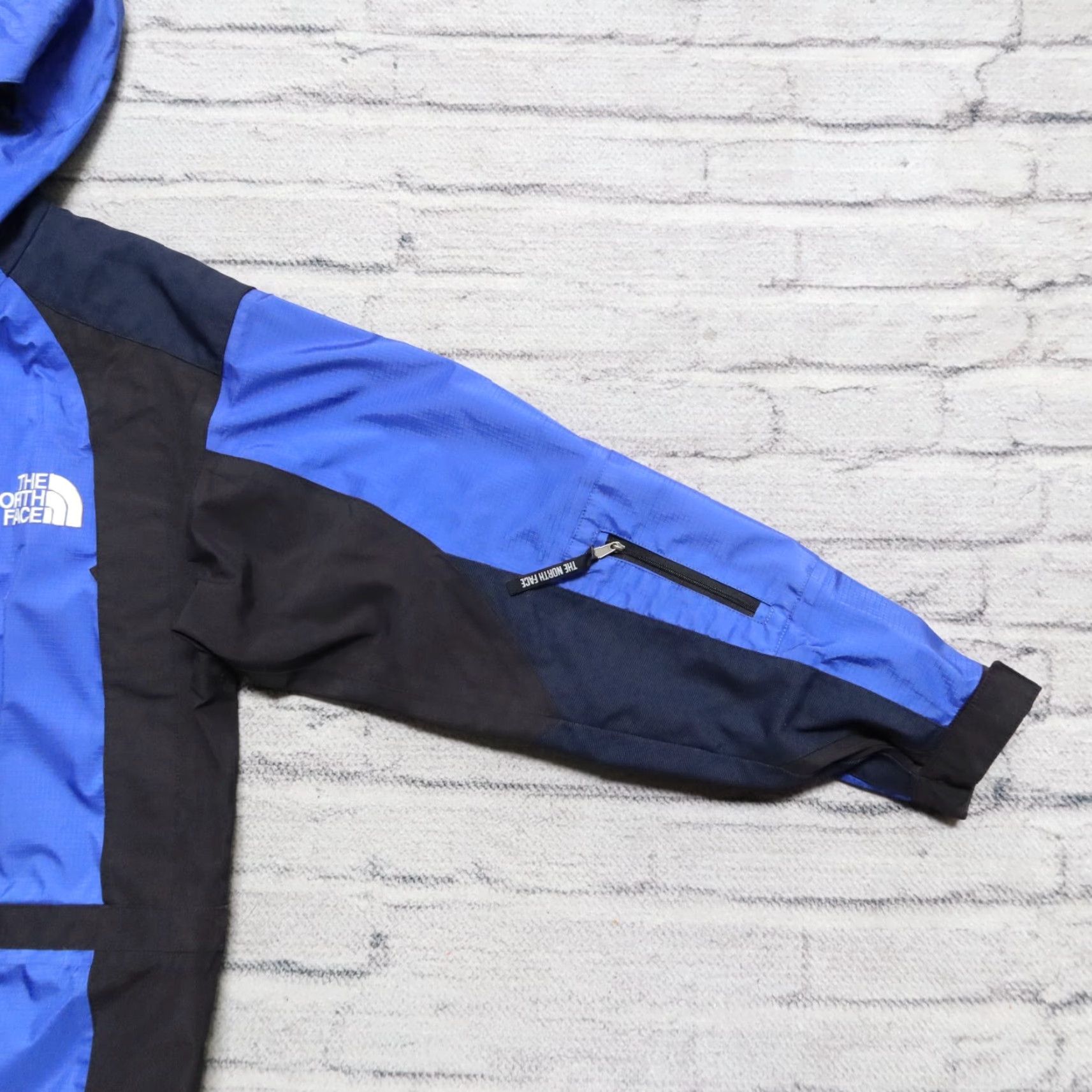 The North Face VINTAGE The North Face Goretex Mountain Guide Parka Jacket Mens S Blue 90s Size US S / EU 44-46 / 1 - 6 Thumbnail