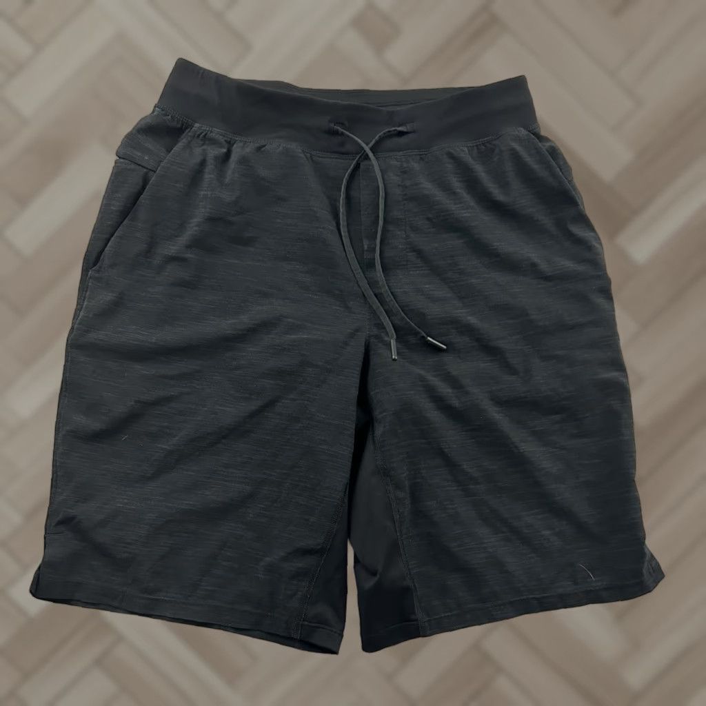 Lululemon Lululemon License to Train ShortS Athletic Lined Black Small Men 9" Inseam Mens sunglasses? Size US 29 - 1 Thumbnail