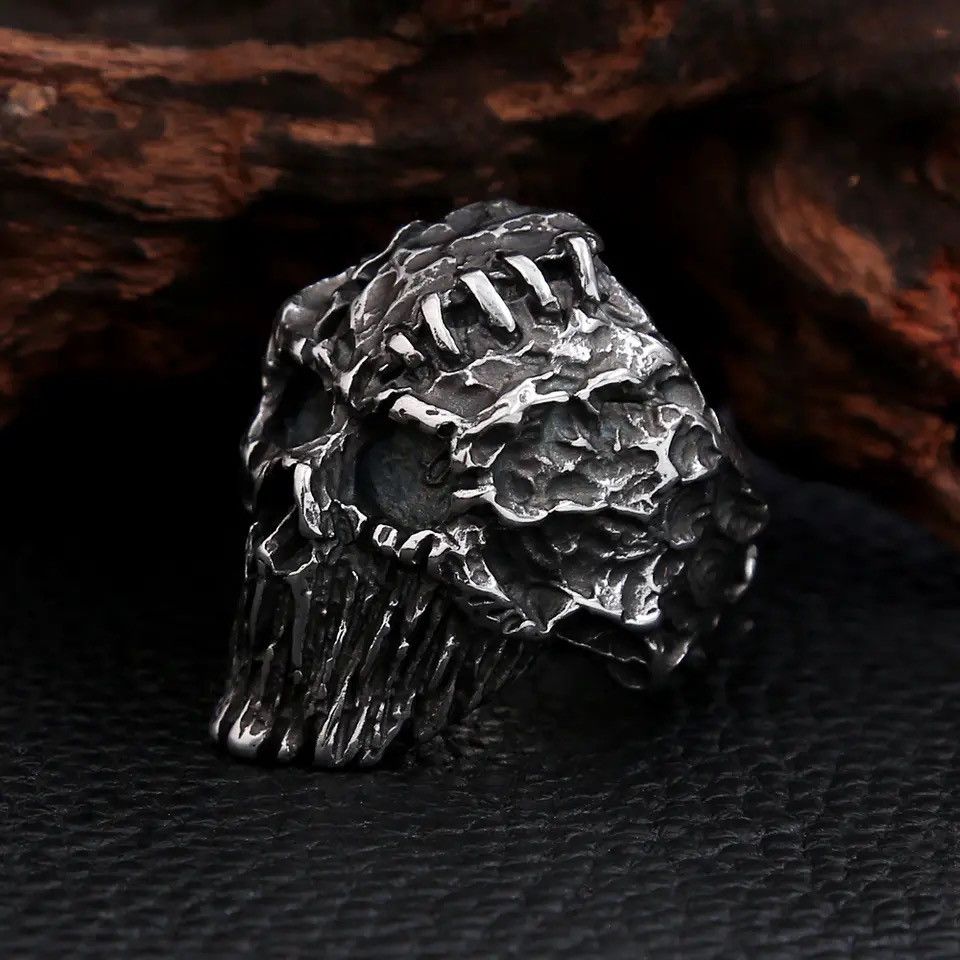 Jewelry Heavy Gothic Skull Ring Size ONE SIZE - 6 Thumbnail