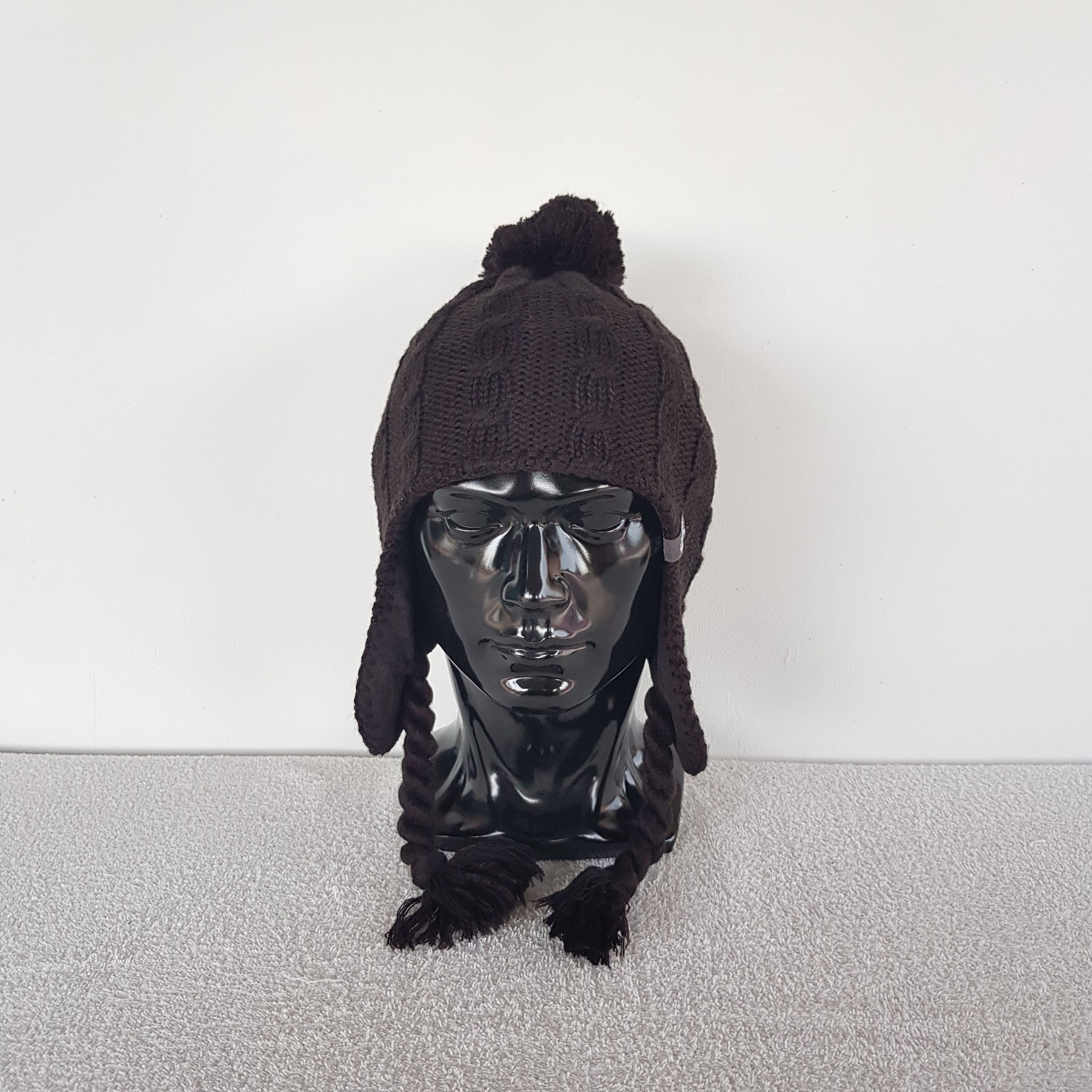 Jack Wolfskin Vintage Jack Wolfskin Earflap Beanie Cable Knit Snow Caps Size ONE SIZE - 3 Thumbnail