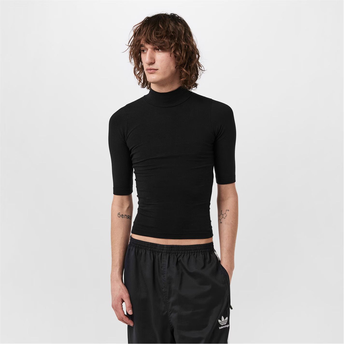 Balenciaga o1g2r1mq0226 Long Sleeve T-Shirt In Black Size US XXS / EU 40 - 2 Thumbnail