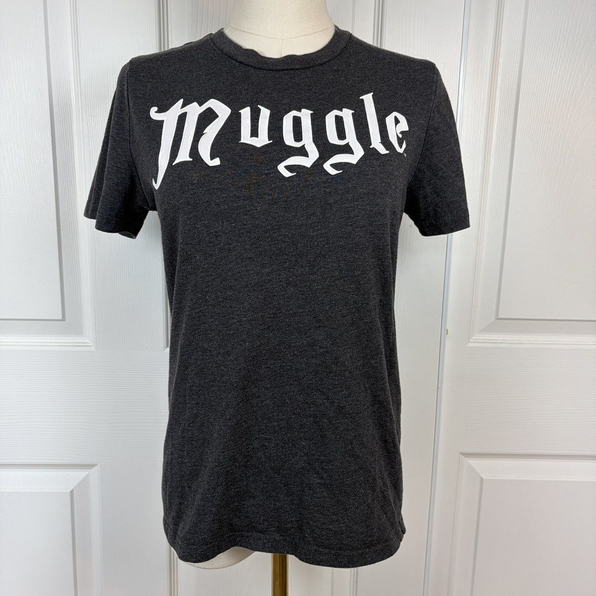 Universal Studios Harry Potter universal studios muggle dark gray tee Size XS / US 0-2 / IT 36-38 - 1 Thumbnail