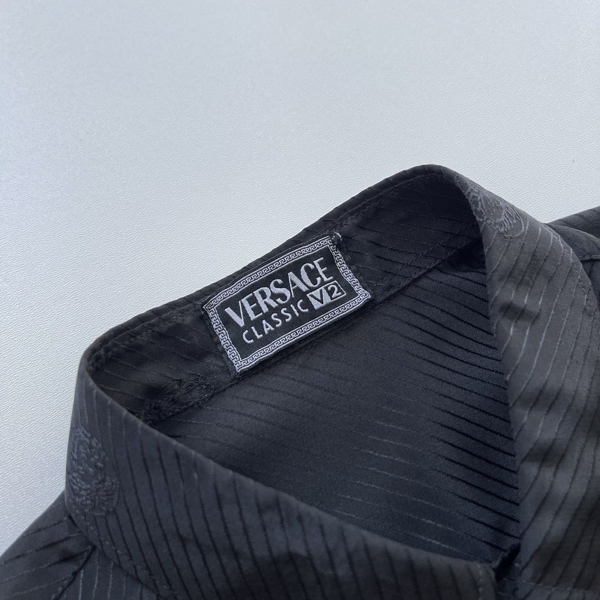 Versace × Vintage Versace Classic V2 Vintage Monogram Pocket Shirt Black Size US L / EU 52-54 / 3 - 8 Thumbnail