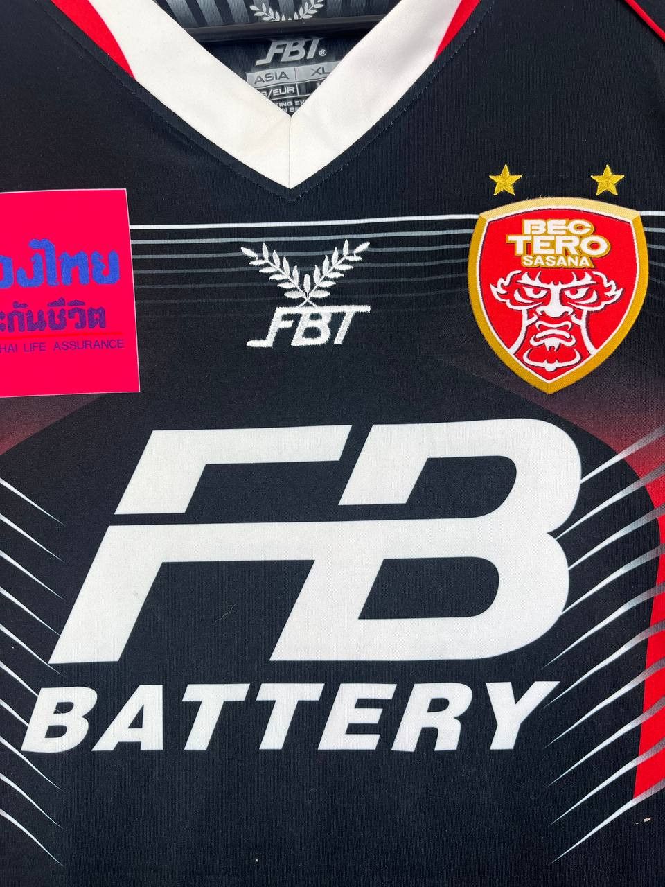 Other BEC Tero Sasana 2014 Home Shirt FBT FB Battery Thailand Sz L Size US L / EU 52-54 / 3 - 3 Thumbnail