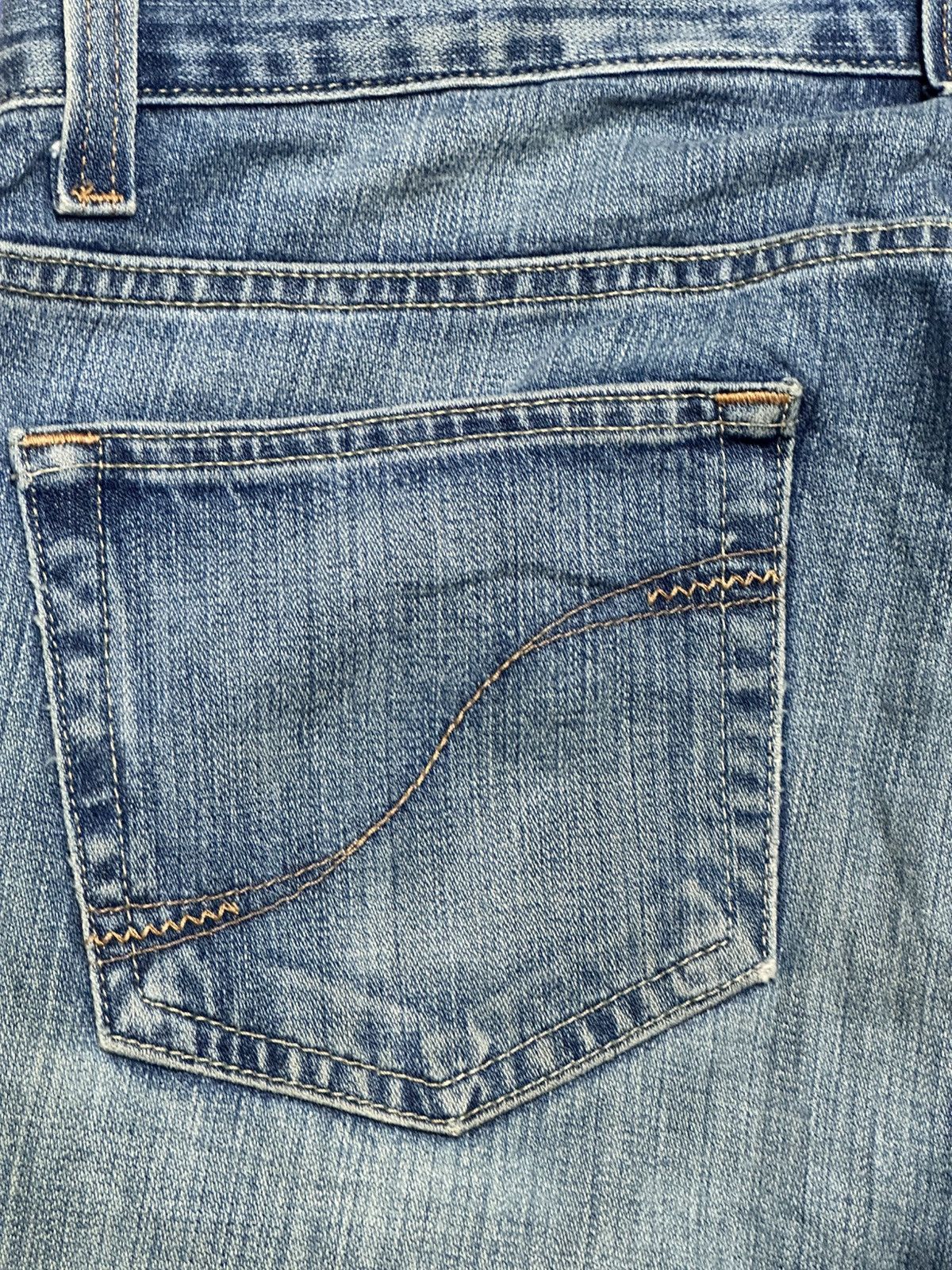 DKNY Vintage DKNY Jean Slight Flare & Bootcut with Faded BlueWash Size US 33 - 7 Thumbnail