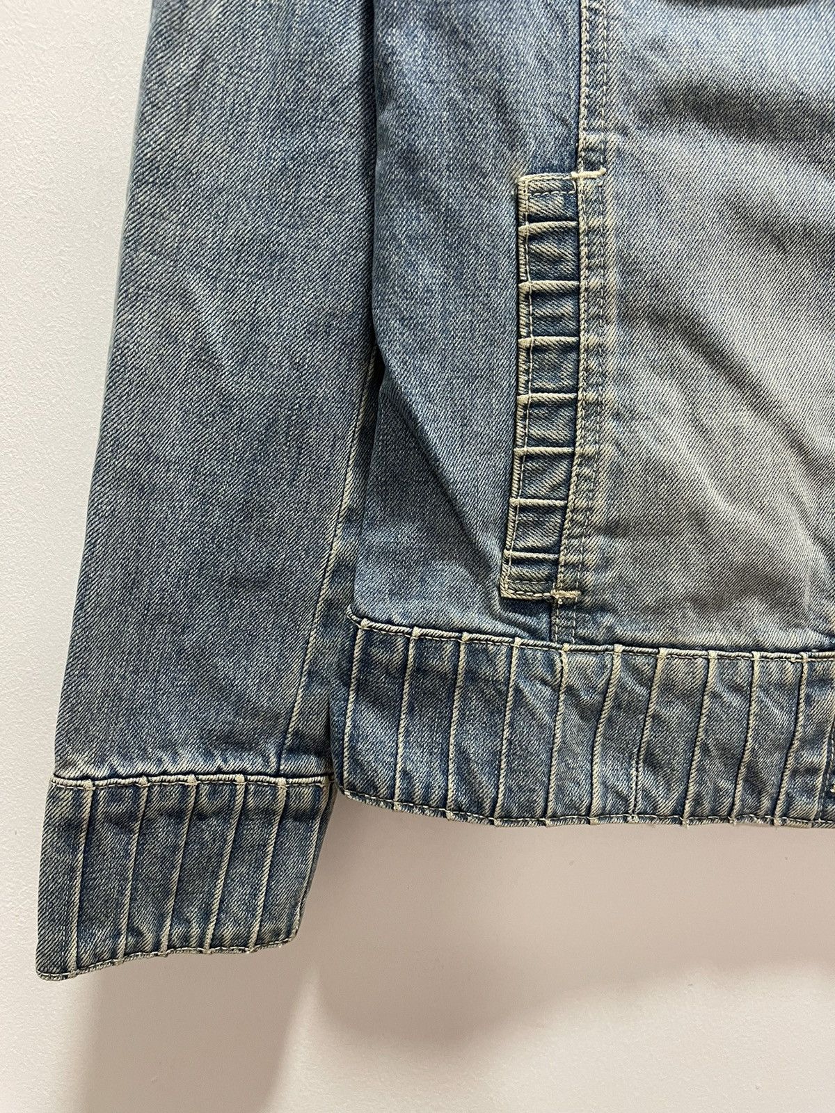 Hysteric Glamour VINTAGE HYSTERIC GLAMOUR UNDERGROUND DISTRESSED DENIM JACKET Size XS / US 0-2 / IT 36-38 - 7 Thumbnail