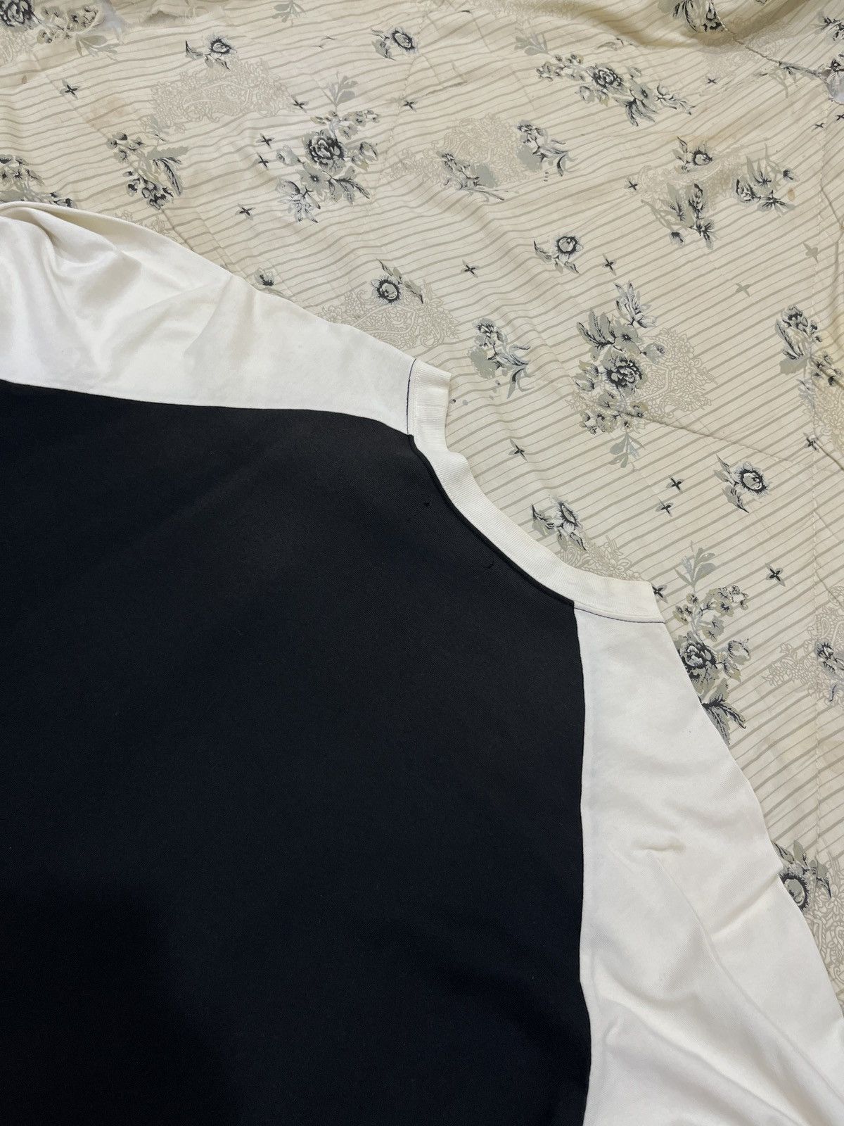 Undercover (Xxxx)🔥🔥ARCHIVE UNDERCOVER RAGLAN SHIRTS Size US M / EU 48-50 / 2 - 13 Thumbnail