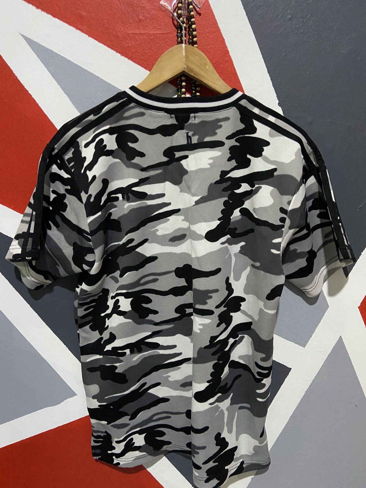 Japanese Brand DJ Honda V Neck Camo Tee Size US M / EU 48-50 / 2 - 2 Thumbnail