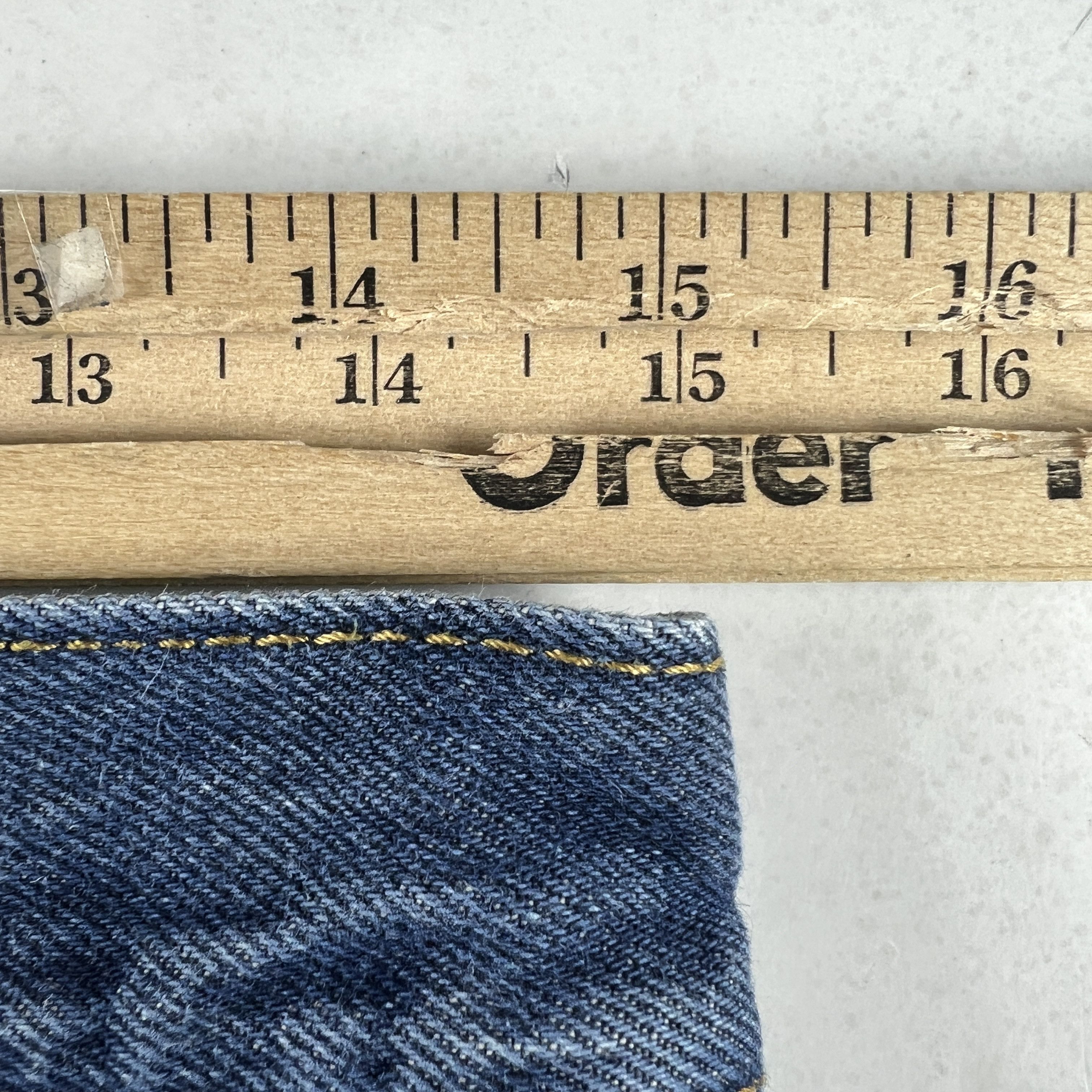 Levi's Levi's Jean Shorts 501 Straight Cut Off Frayed Denim Jorts Size US 30 / EU 46 - 19 Thumbnail