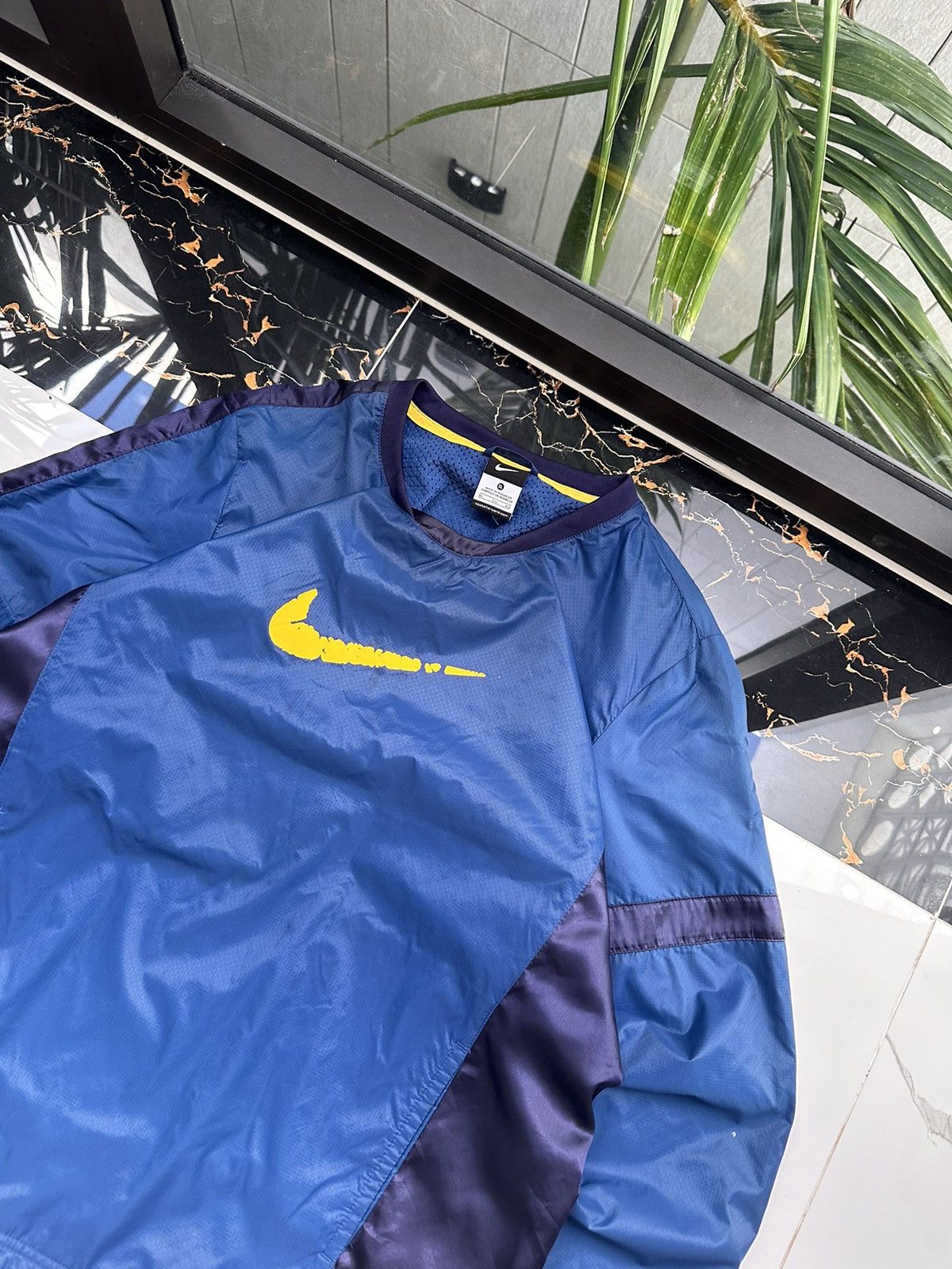 Nike × Vintage NIKE VINTAGE BIG SWOOSH NYLON LIGHT JACKET Size US L / EU 52-54 / 3 - 3 Thumbnail