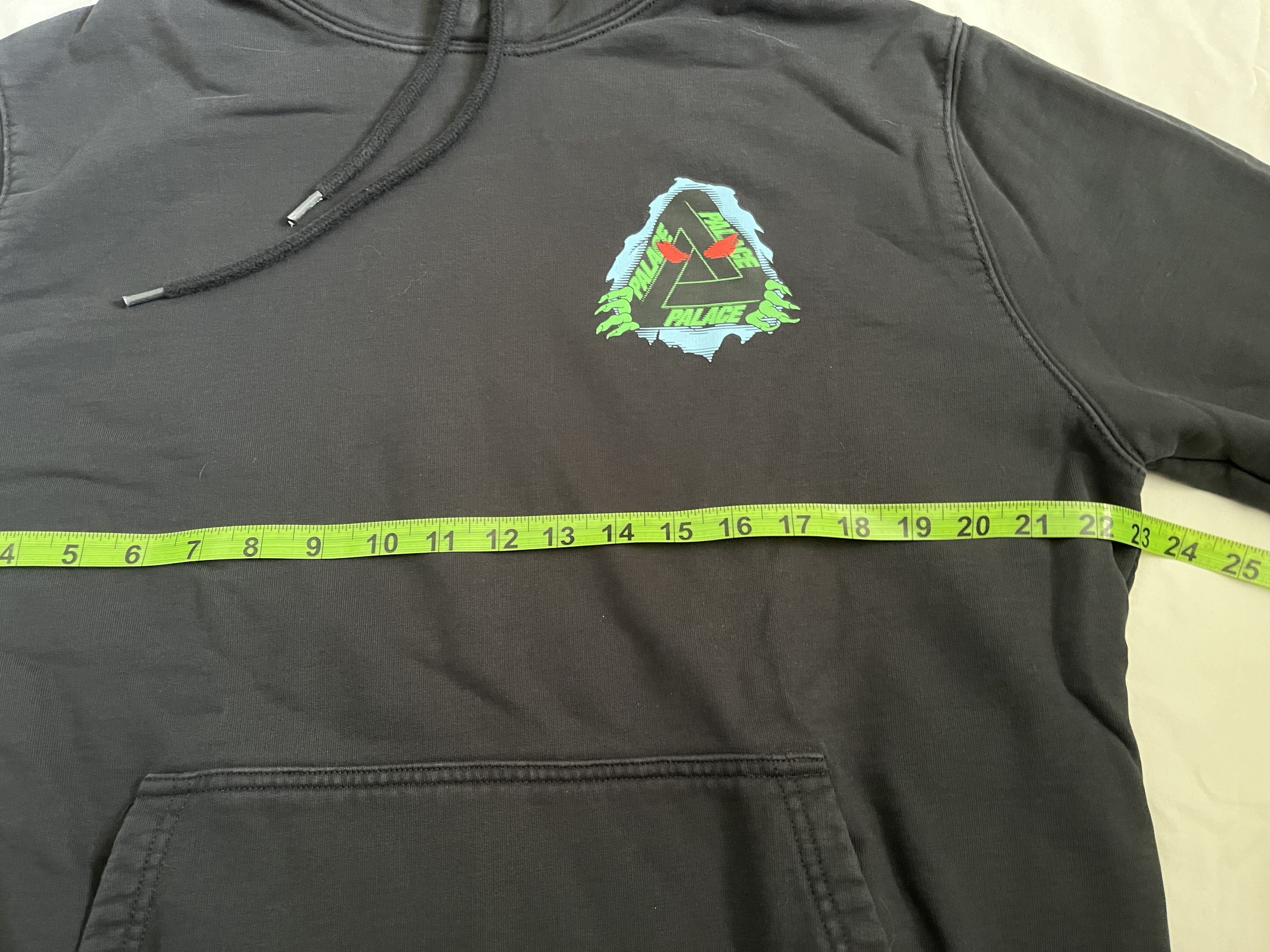 Palace Tri-Ripper Hood Black Size US L / EU 52-54 / 3 - 5 Thumbnail