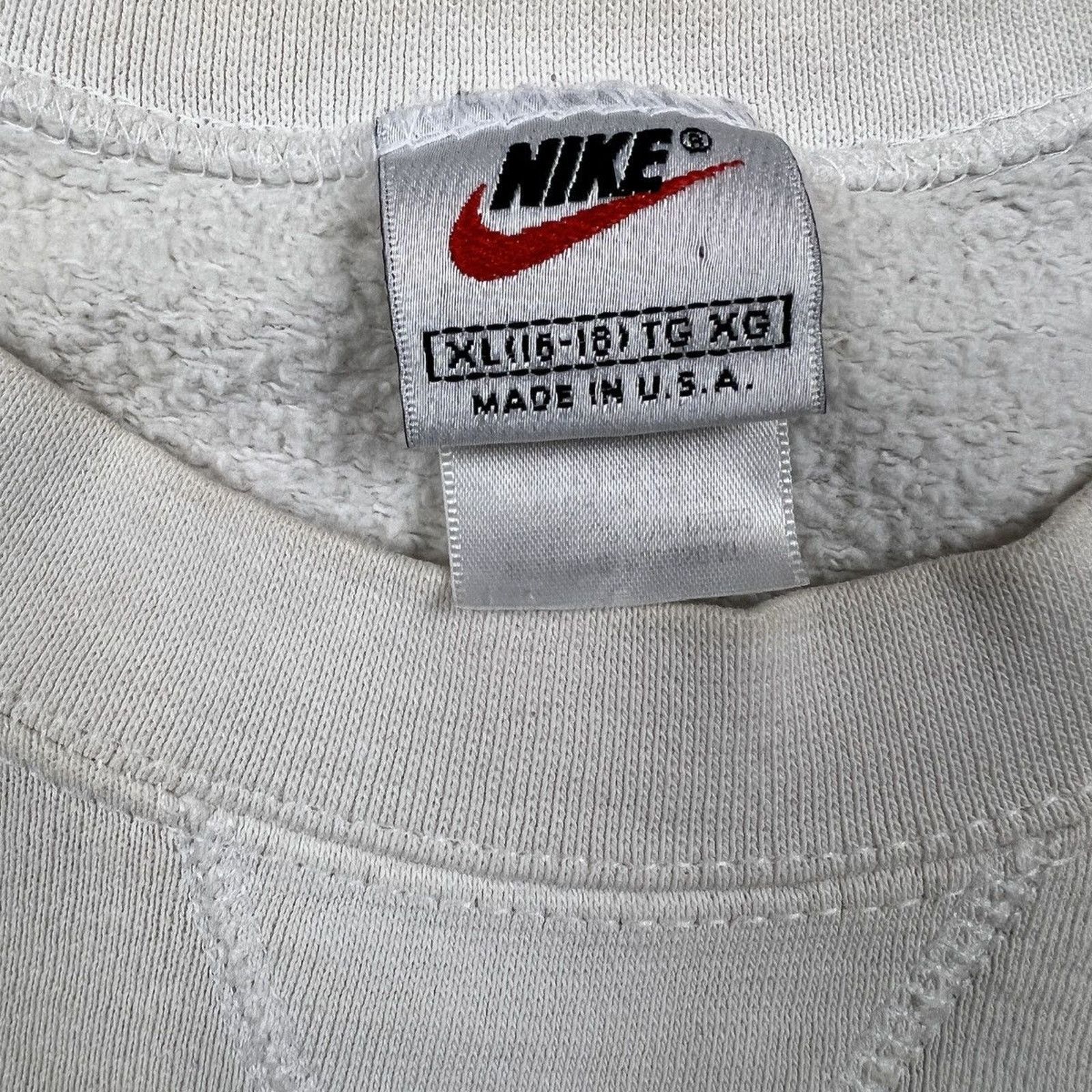 Nike × Vintage VTG Nike Sweatshirt Medium USA Center Swoosh 90s Pullover Size US M / EU 48-50 / 2 - 6 Thumbnail
