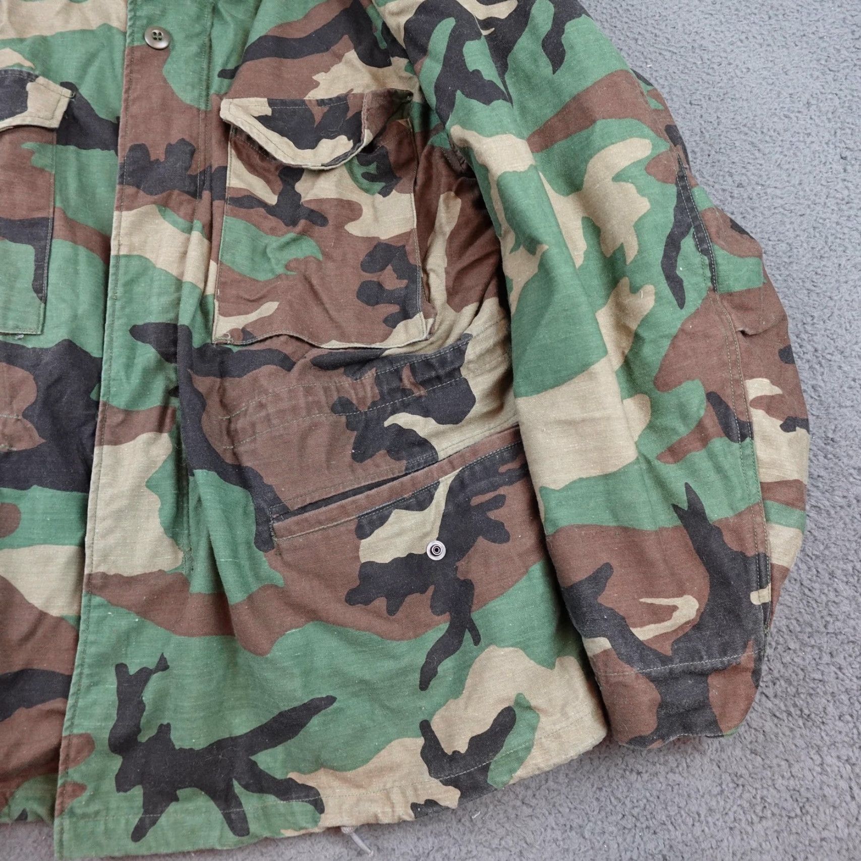 Vintage VINTAGE So-Sew Styles, Inc. COAT Military Field Camouflage Pattern Green Cotton Blend Lined Stand-Up Collar Zip Full-Front Pockets Mens Medium Size US M / EU 48-50 / 2 - 2 Thumbnail