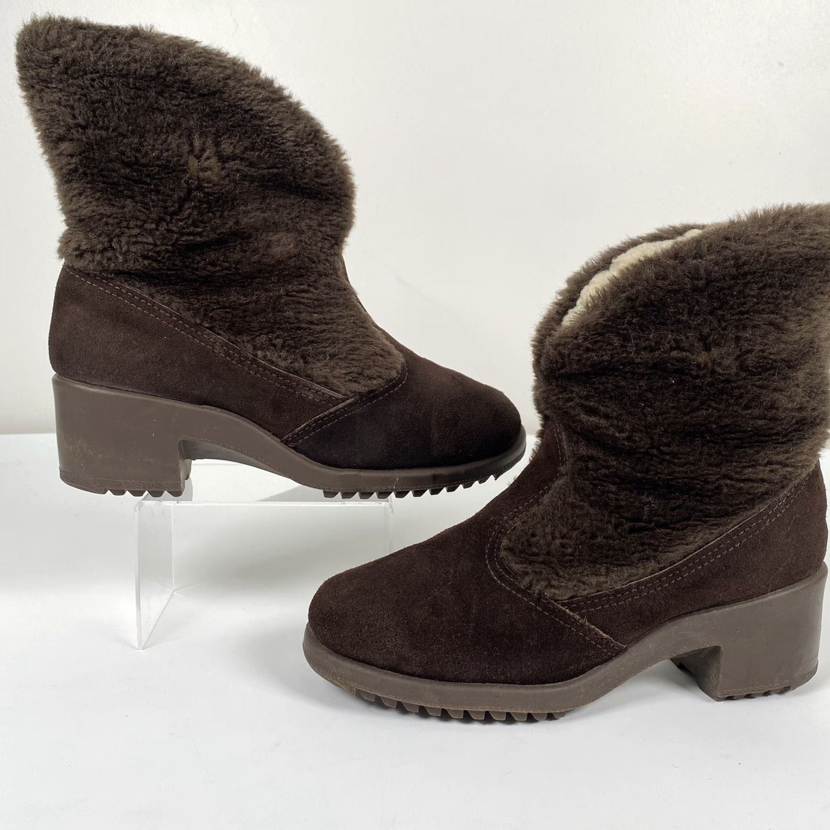 Vintage Yodelers VINTAGE Brown Suede Faux Lined Boots Women’s Size 6 Winter Casual Women; Slip On Flat Rubber Outsole Snow Boot Size US 6 / IT 36 - 3 Thumbnail