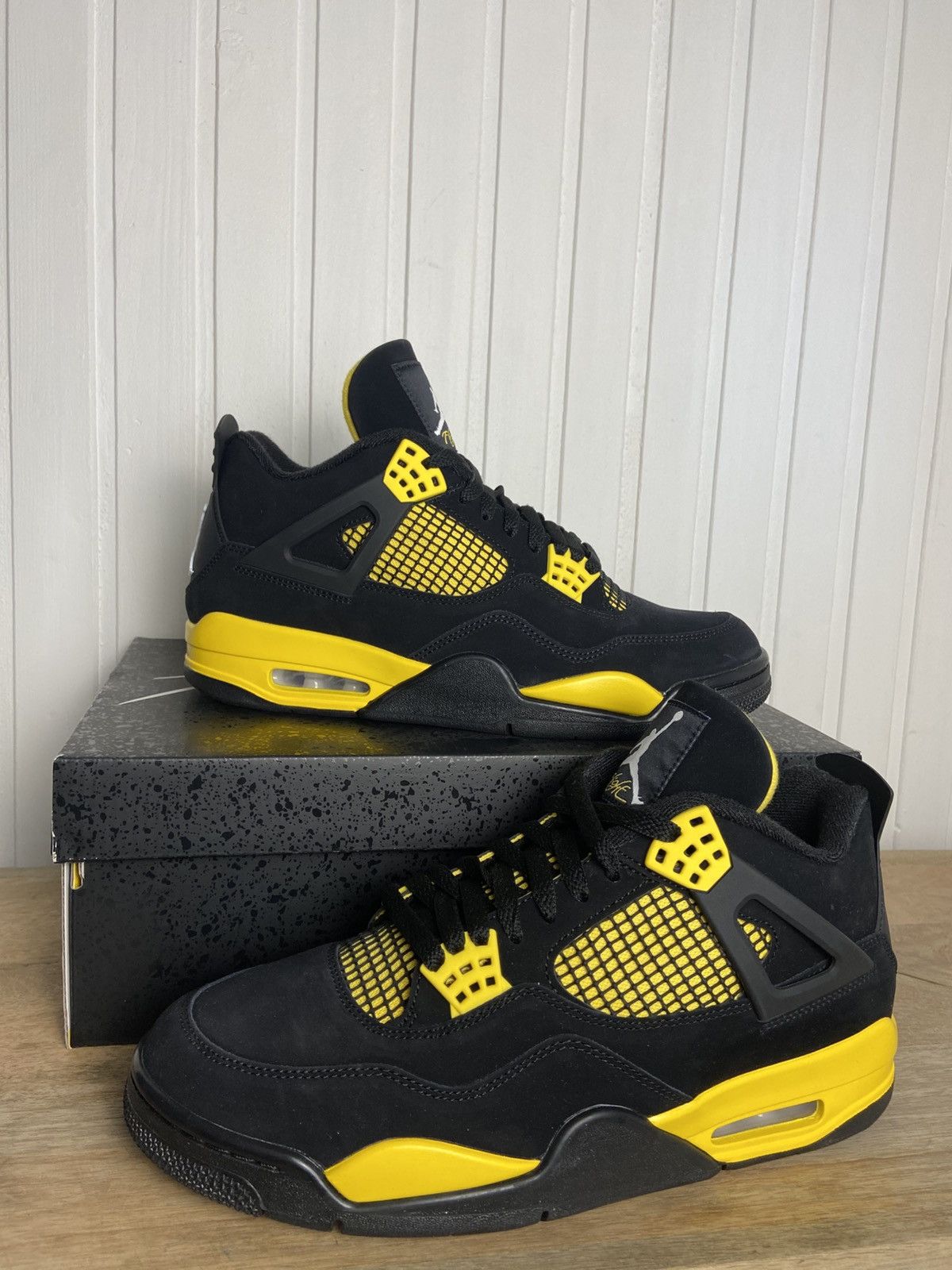 Jordan Brand New Jordan 4 Retro "Thunder" 2023 authentic size 10,5US Size US 10.5 / EU 43-44 - 10 Thumbnail