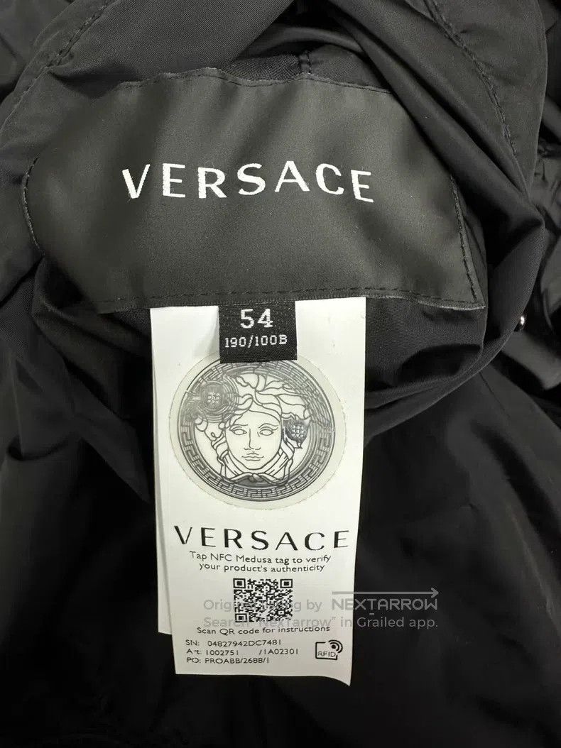 Versace Versace Wear a down jacket on both sides of the full seal Size US L / EU 52-54 / 3 - 5 Thumbnail
