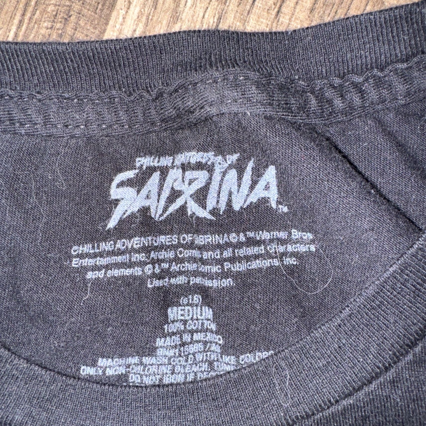Vintage VINTAGE Women’s Chilling Adventures Of Sabrina T-Shirt M Black Womens Size M / US 6-8 / IT 42-44 - 3 Thumbnail
