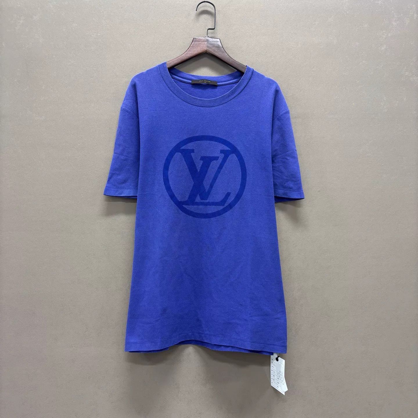 Louis Vuitton LV 99 New Blue Big Logo Short Sleeve Tee L Size US L / EU 52-54 / 3 - 1 Thumbnail