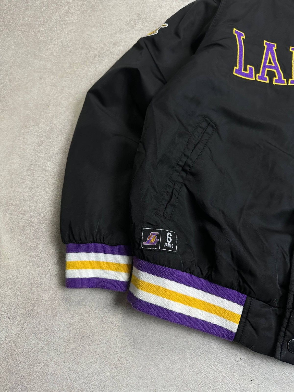 NBA Vintage NBA Lakers James Le Bron Bomber Jacket M Size US M / EU 48-50 / 2 - 7 Thumbnail