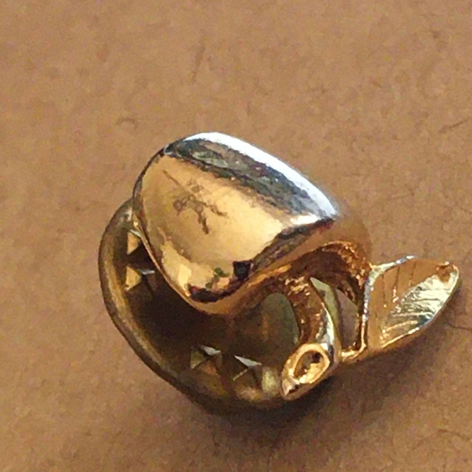 Vintage Vintage gold tone apple tac pin tie pin Size ONE SIZE - 4 Thumbnail