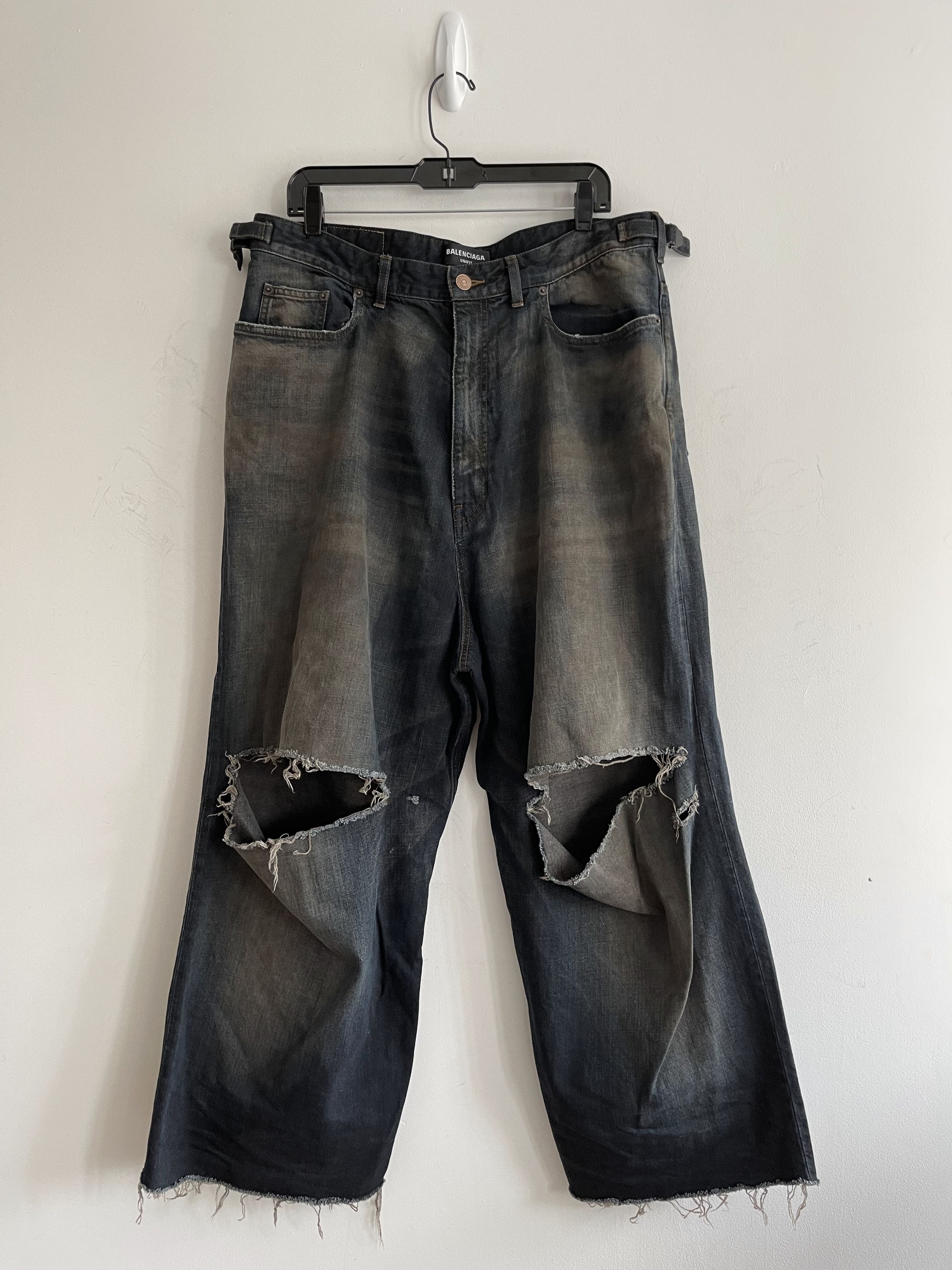 balenciaga destroyed skater jeans - パンツ