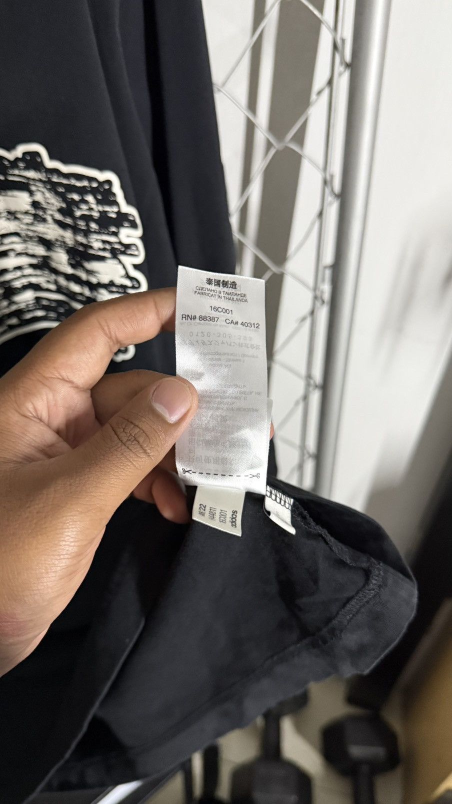 Yohji Yamamoto Y-3 YOHJI YAMAMOTO PUFF GRAPHIC PRINT LOGO LONG SLEEVE Size US S / EU 44-46 / 1 - 11 Thumbnail